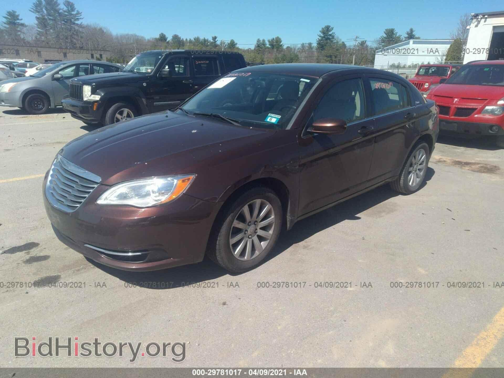 2013 CHRYSLER 200 - VIN: 1C3CCBBB4DN542424 - Photo 2