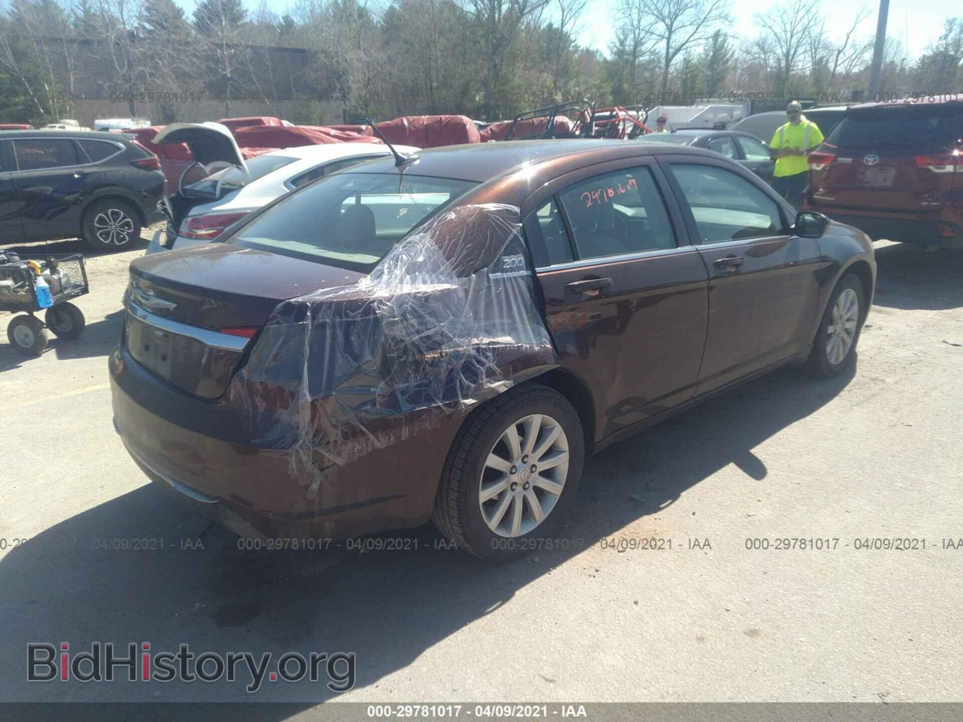 2013 CHRYSLER 200 - VIN: 1C3CCBBB4DN542424 - Photo 4