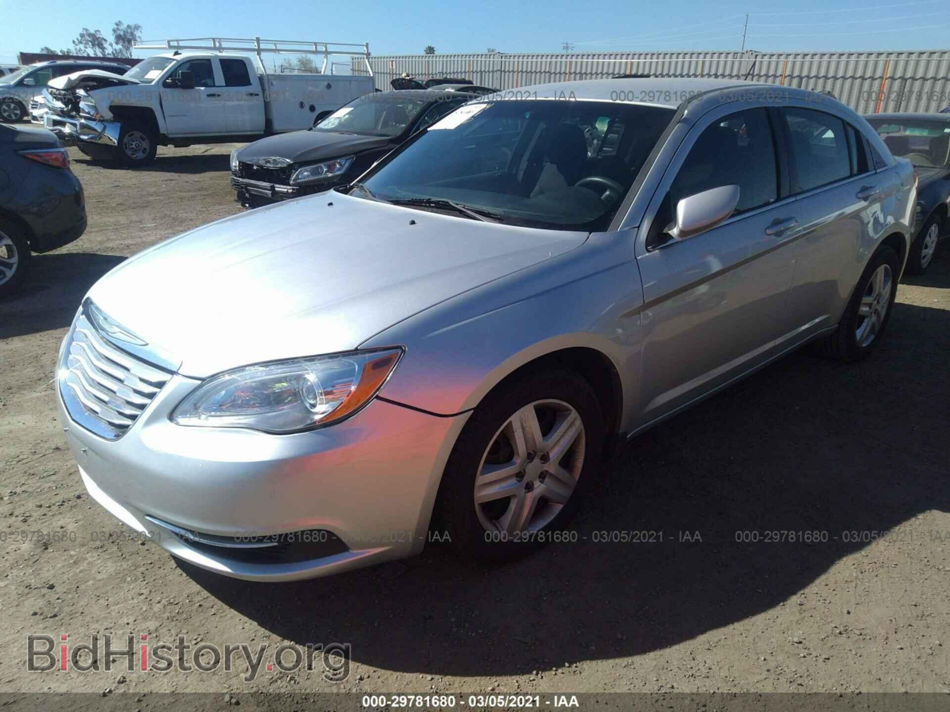2012 CHRYSLER 200 - VIN: 1C3CCBAB4CN202903 - Photo 2