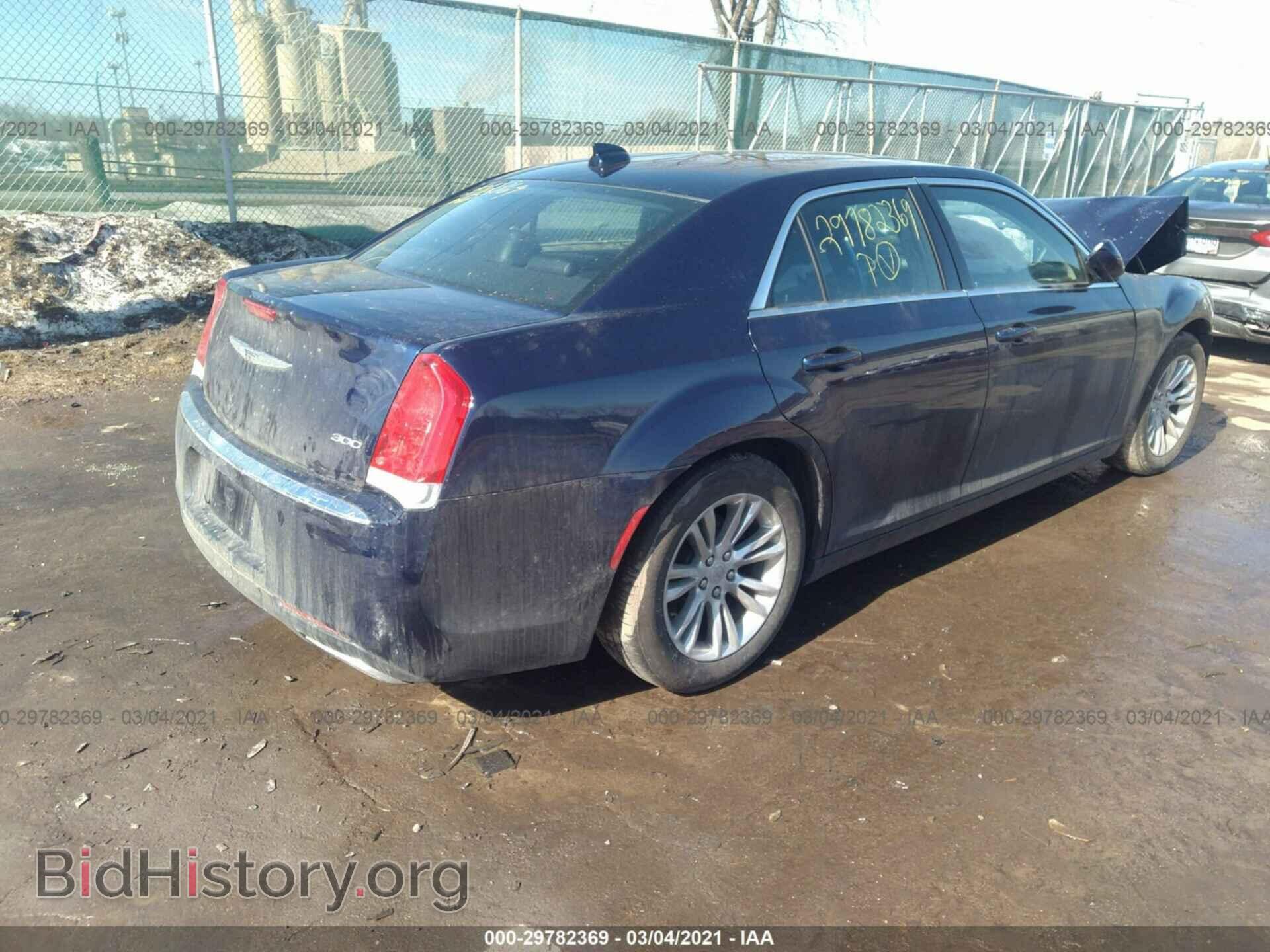 2017 CHRYSLER 300 - VIN: 2C3CCAAG9HH506590 - Фото 4