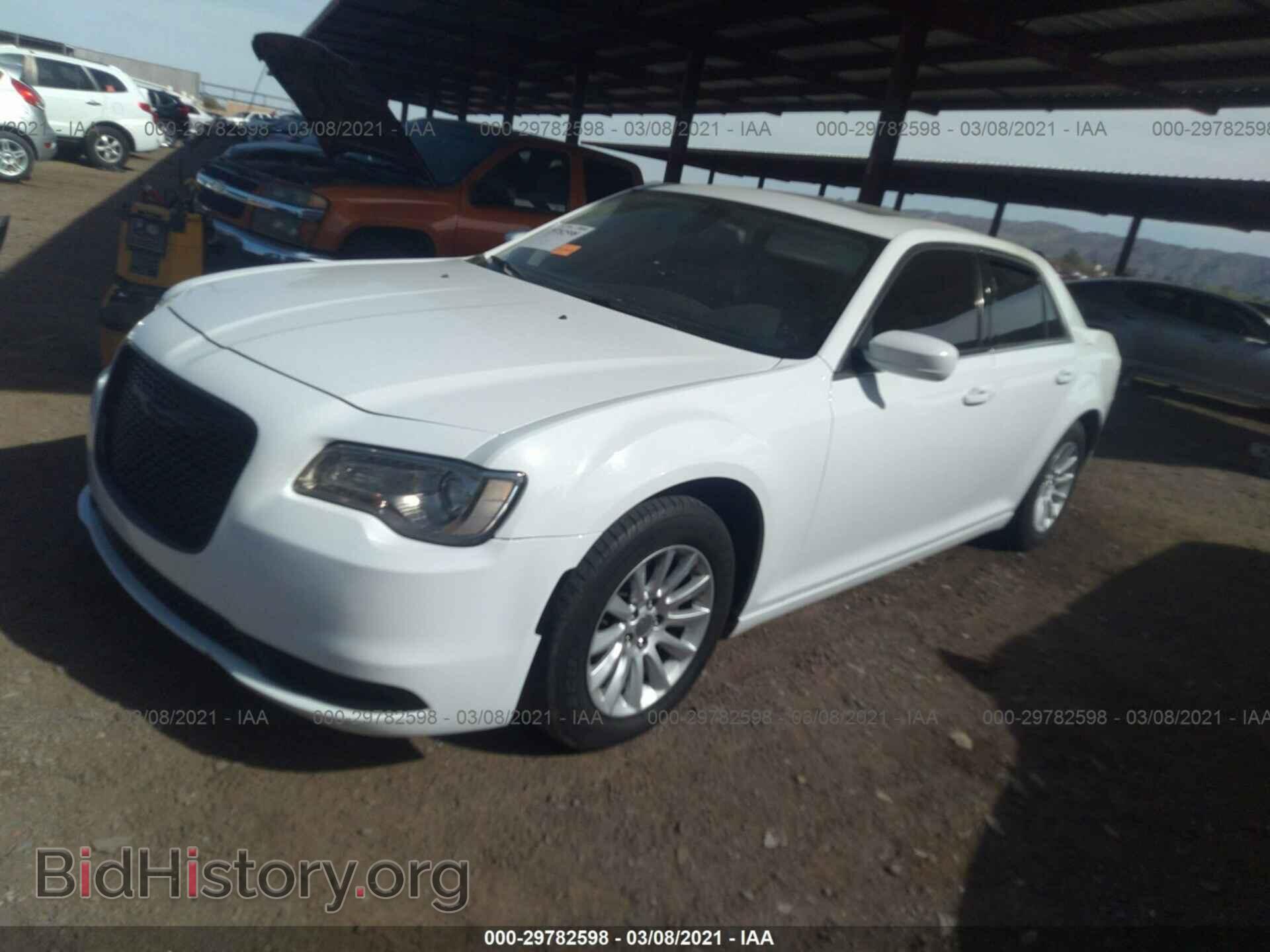 2016 CHRYSLER 300 - VIN: 2C3CCAAG2GH206761 - Фото 2
