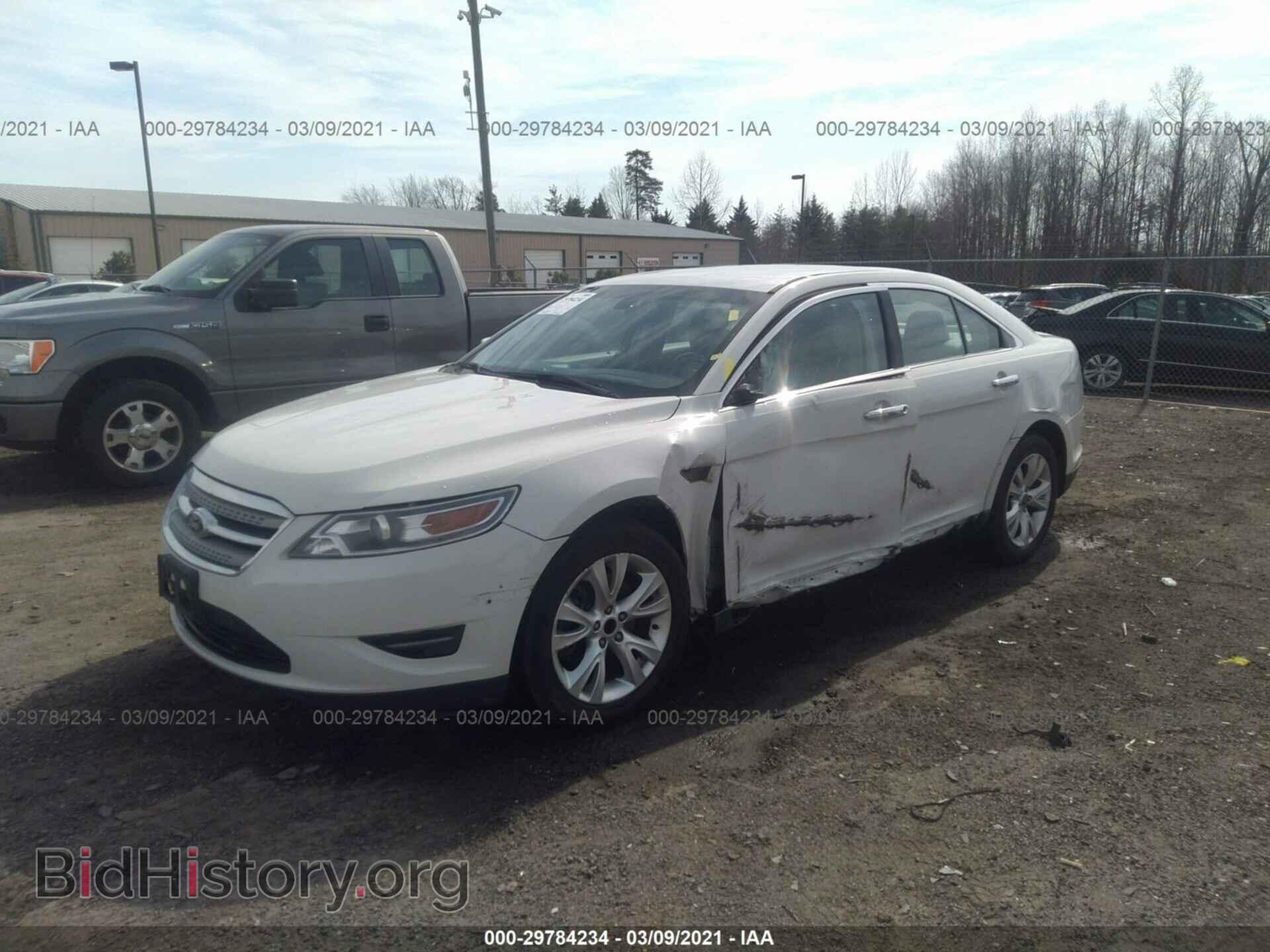 2011 FORD TAURUS - VIN: 1FAHP2EW1BG126875 - Фото 2