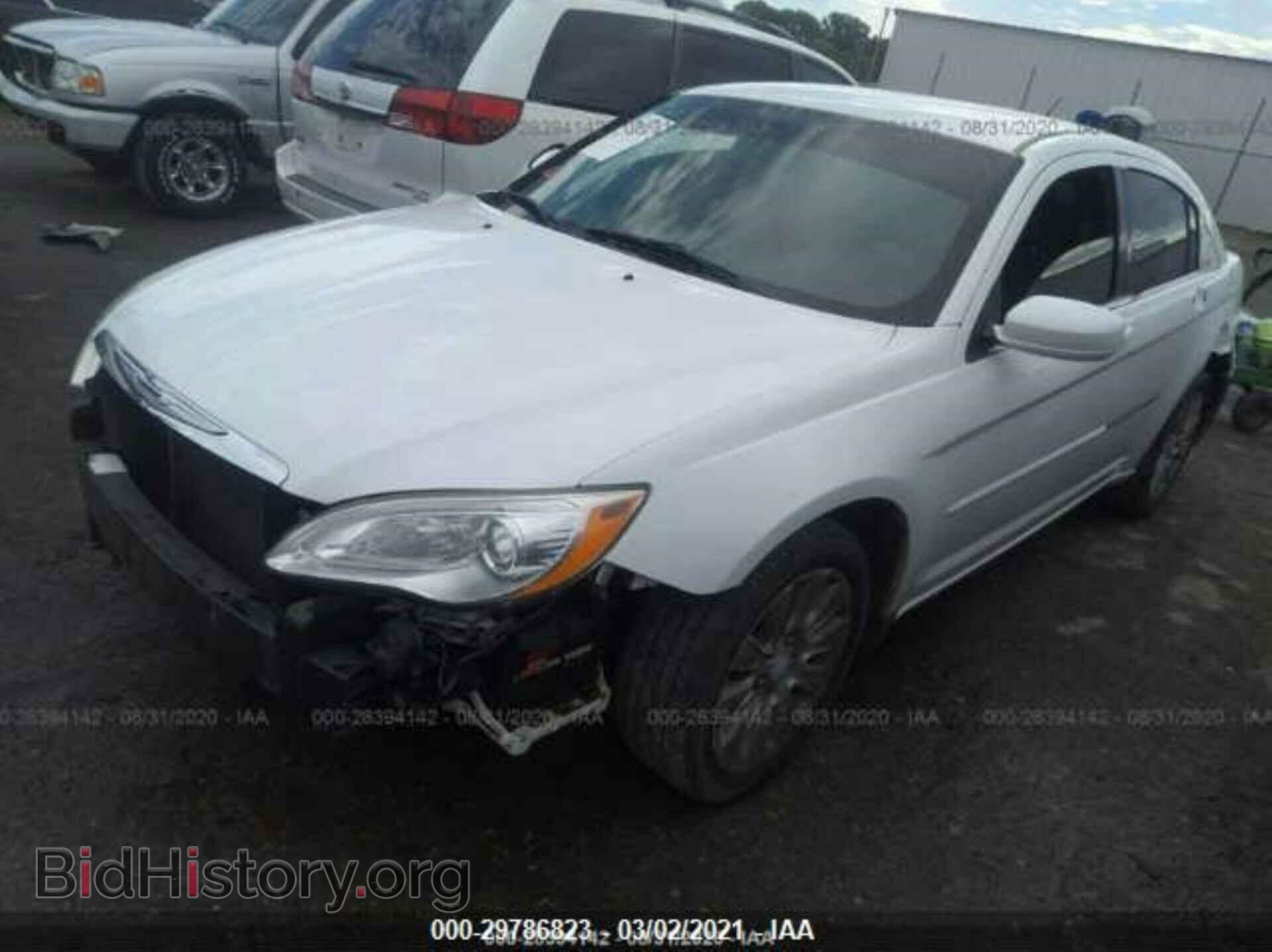 2012 CHRYSLER 200 - VIN: 1C3CCBAB4CN205459 - Photo 2