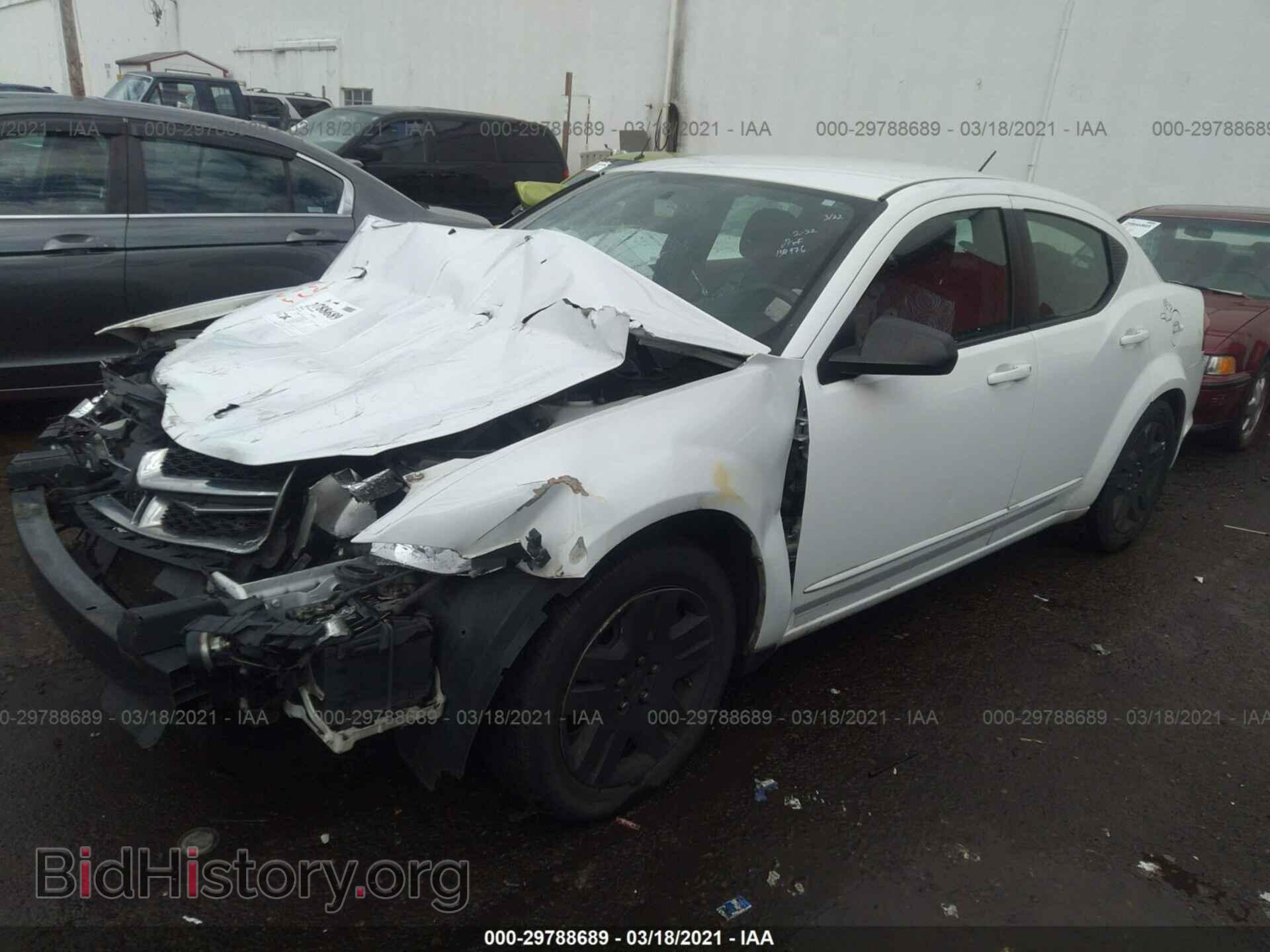 2011 DODGE AVENGER - VIN: 1B3BD4FB0BN551632 - Фото 2