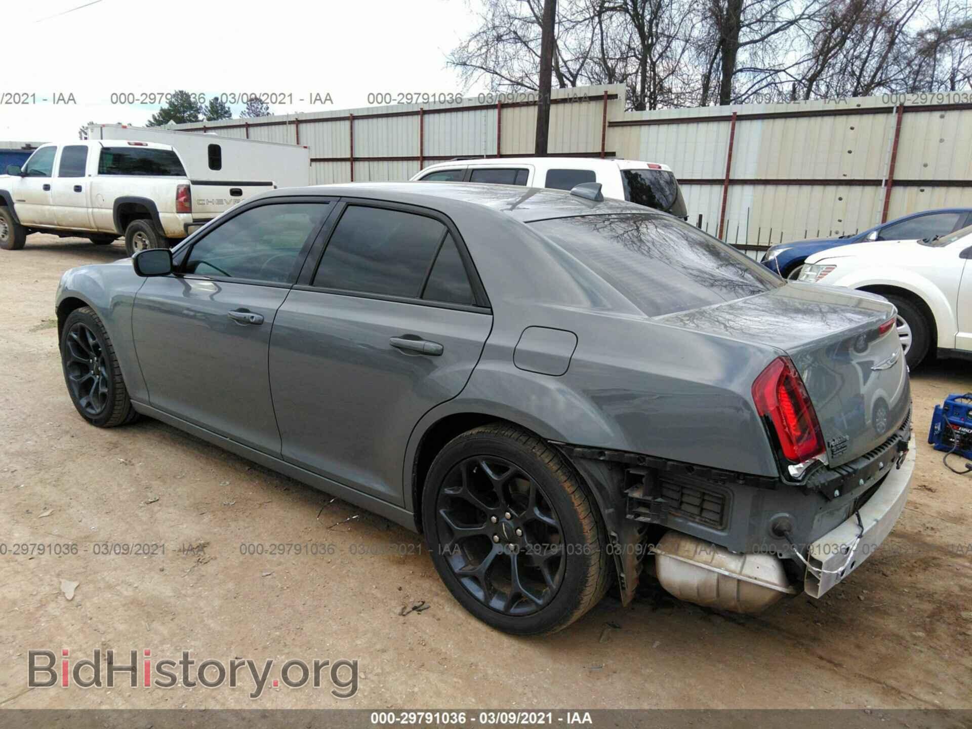 2019 CHRYSLER 300 - VIN: 2C3CCABG3KH689491 - Фото 3