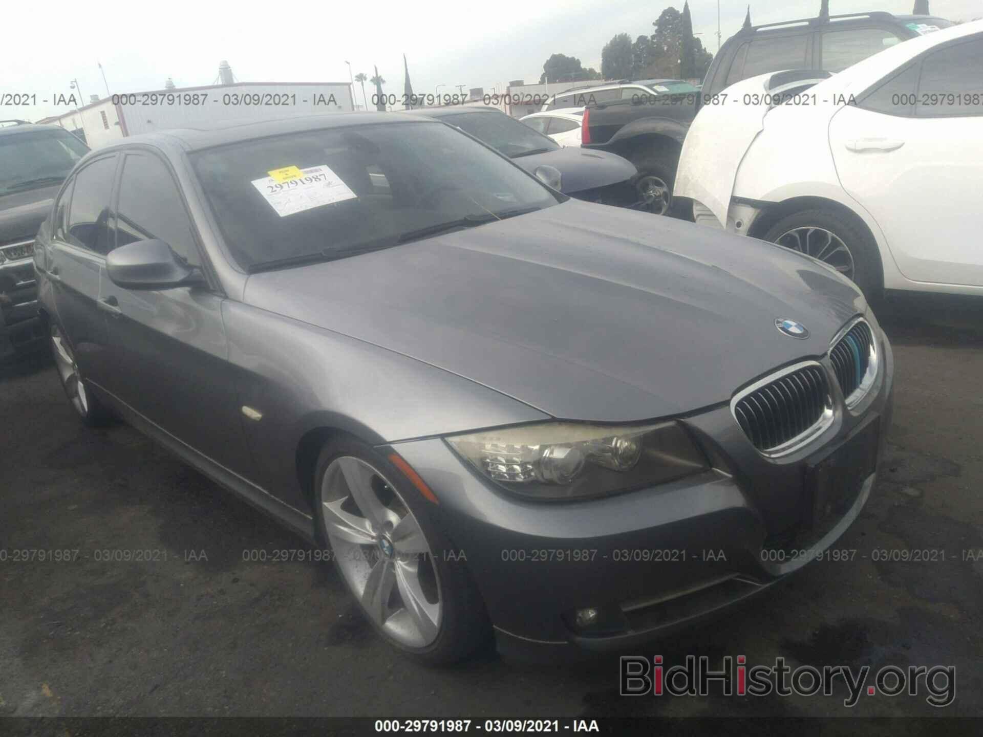 Photo WBAPM73519A366587 - BMW 3 SERIES 2009