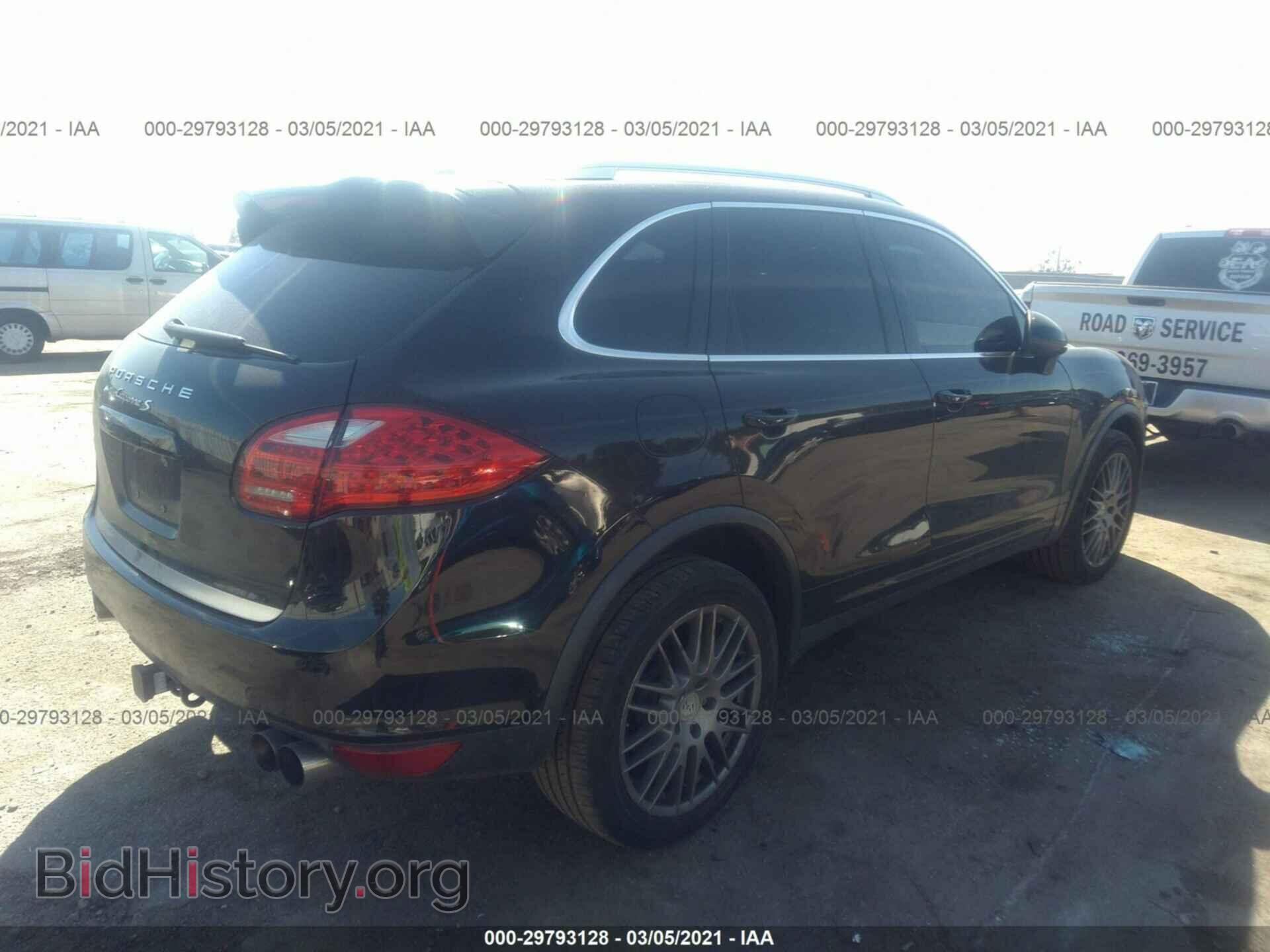 2011 PORSCHE CAYENNE - VIN: WP1AB2A22BLA42955 - Photo 4