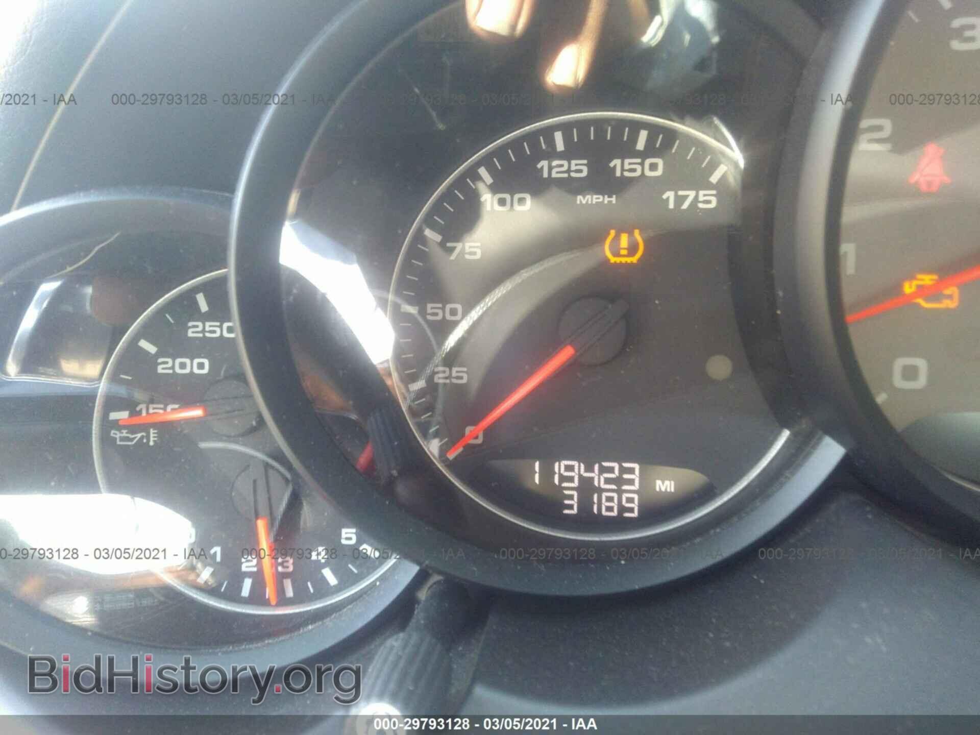 2011 PORSCHE CAYENNE - VIN: WP1AB2A22BLA42955 - Photo 7