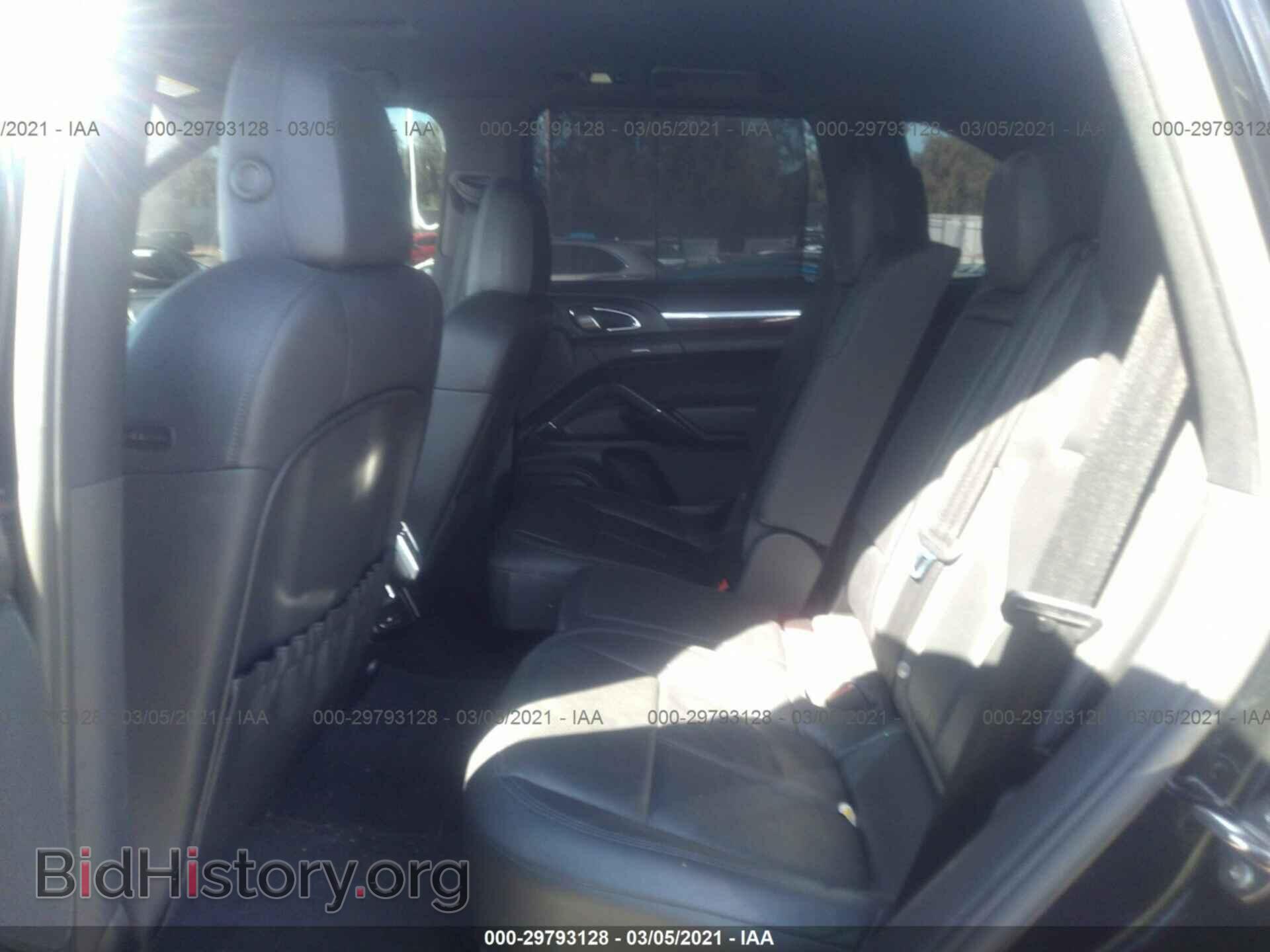2011 PORSCHE CAYENNE - VIN: WP1AB2A22BLA42955 - Photo 8