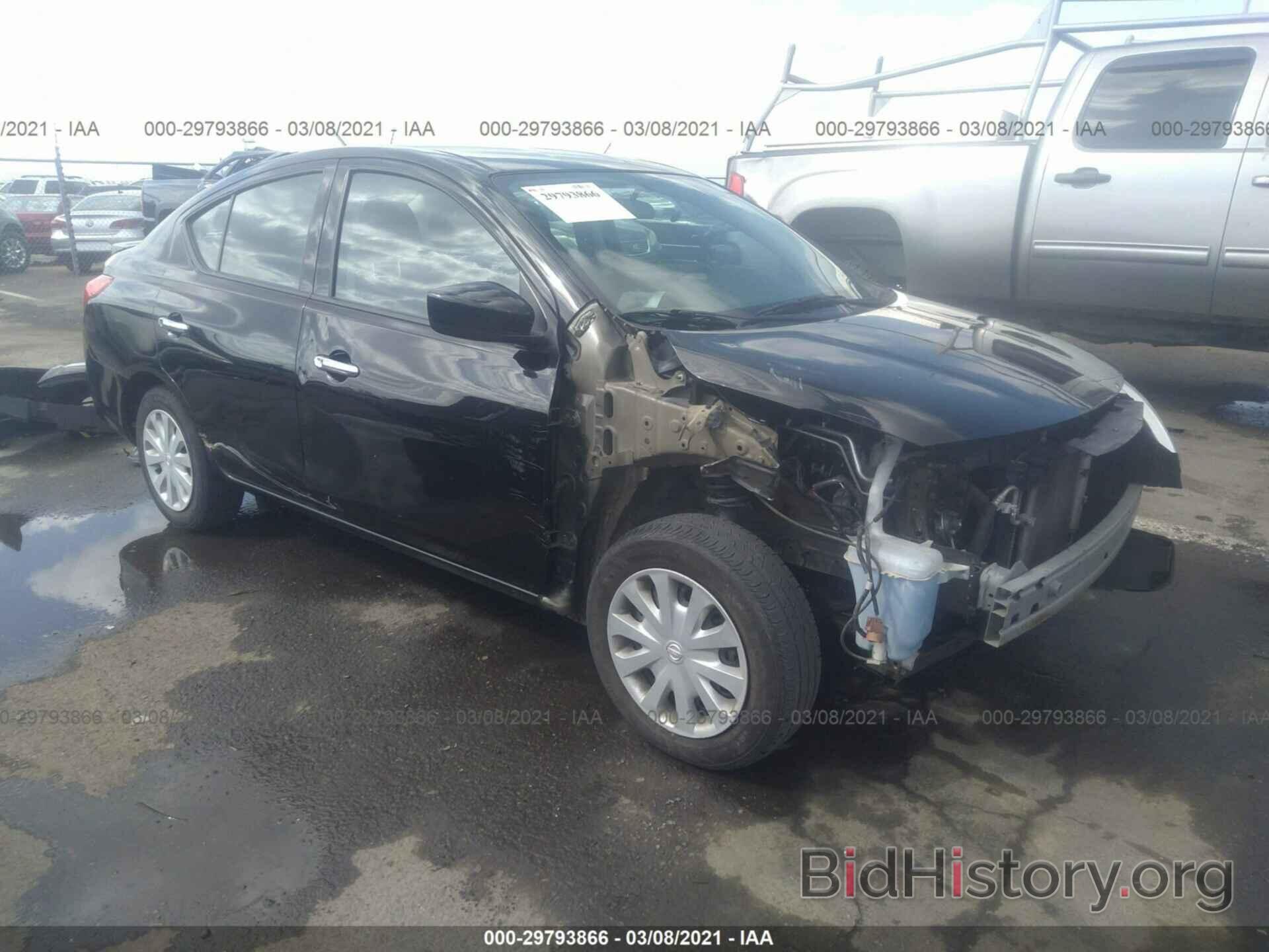 Photo 3N1CN7AP2JL874988 - NISSAN VERSA SEDAN 2018