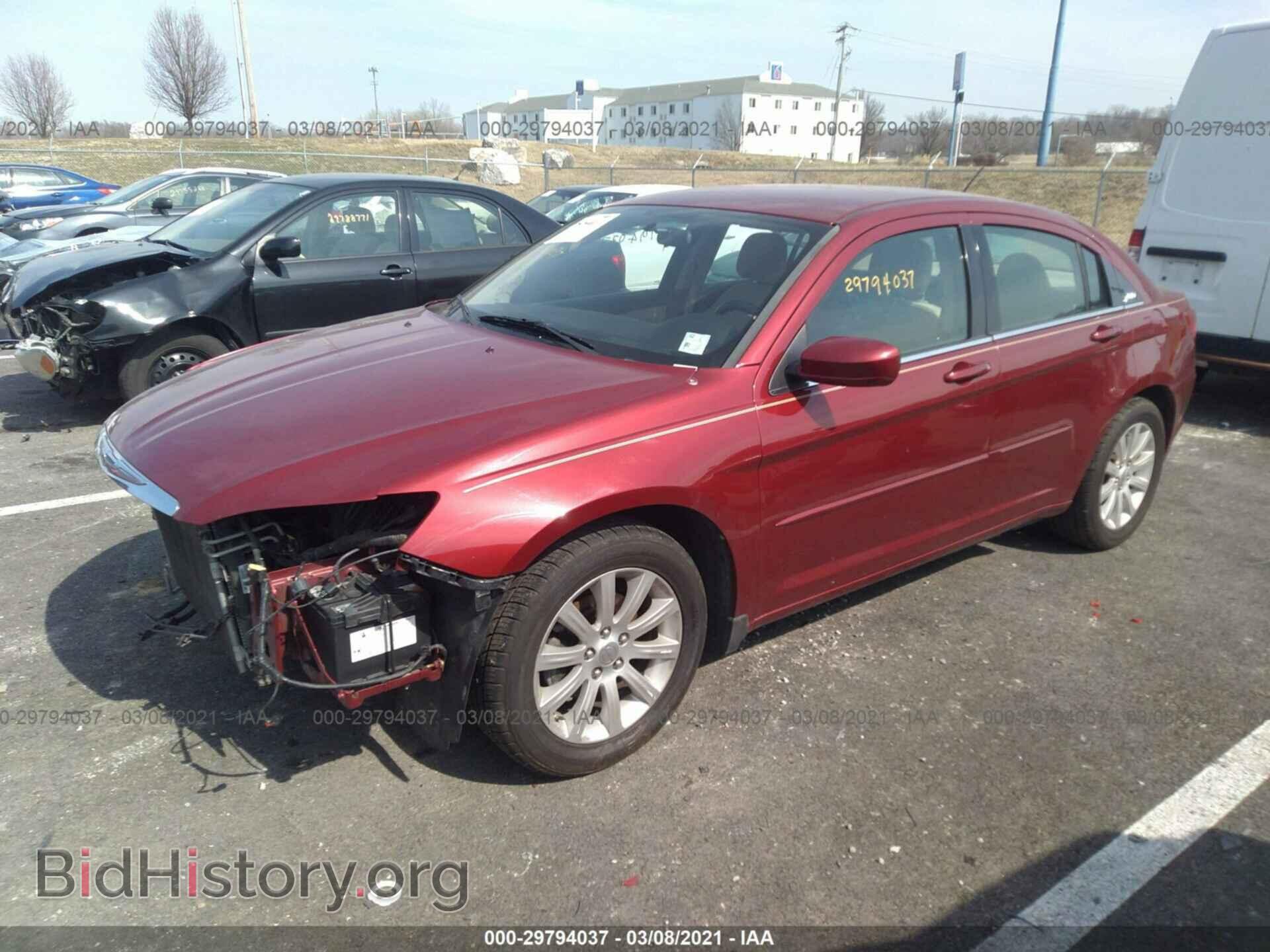 2013 CHRYSLER 200 - VIN: 1C3CCBBB7DN558701 - Photo 2