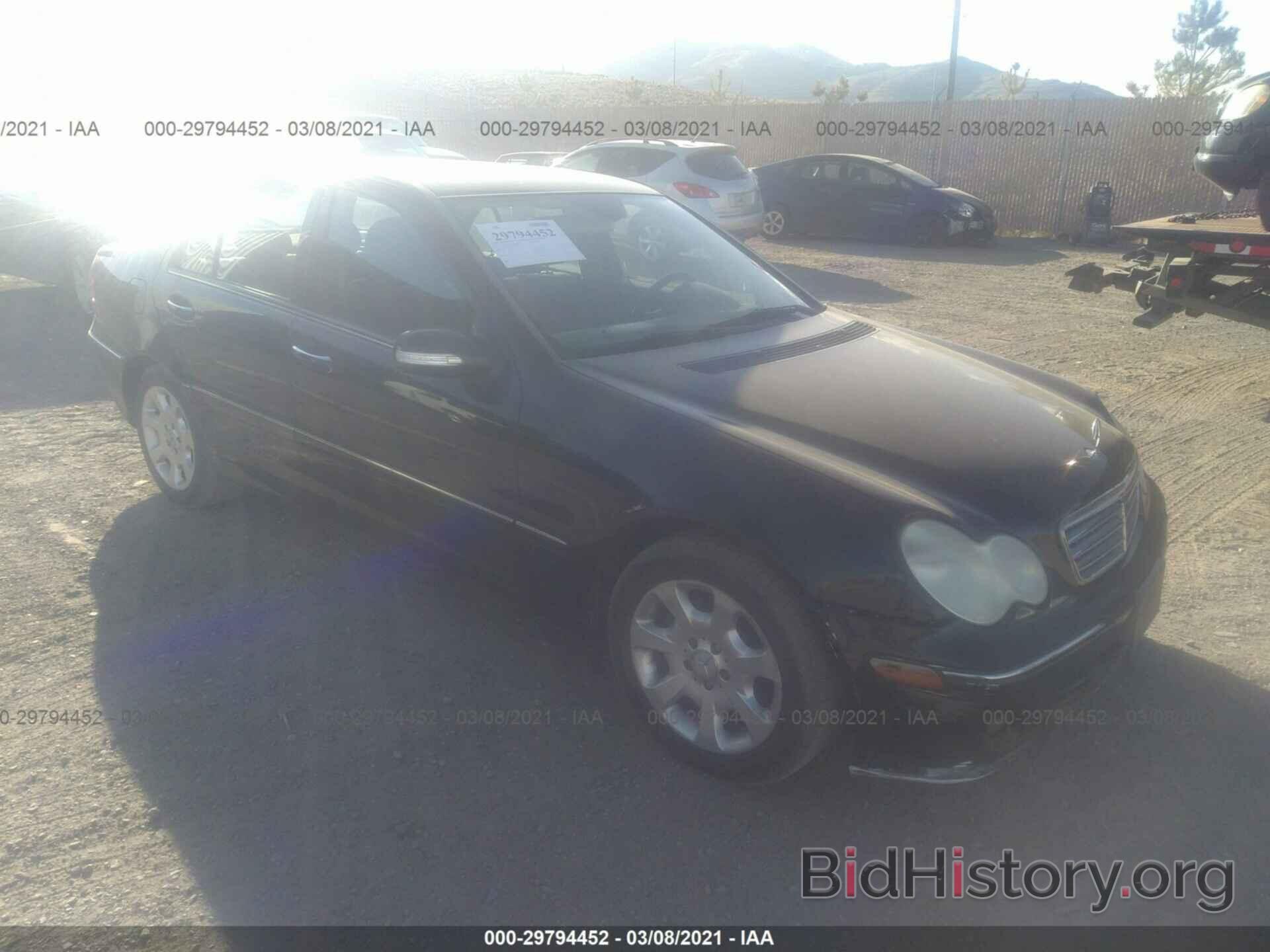 Photo WDBRF54H66A847903 - MERCEDES-BENZ C-CLASS 2006