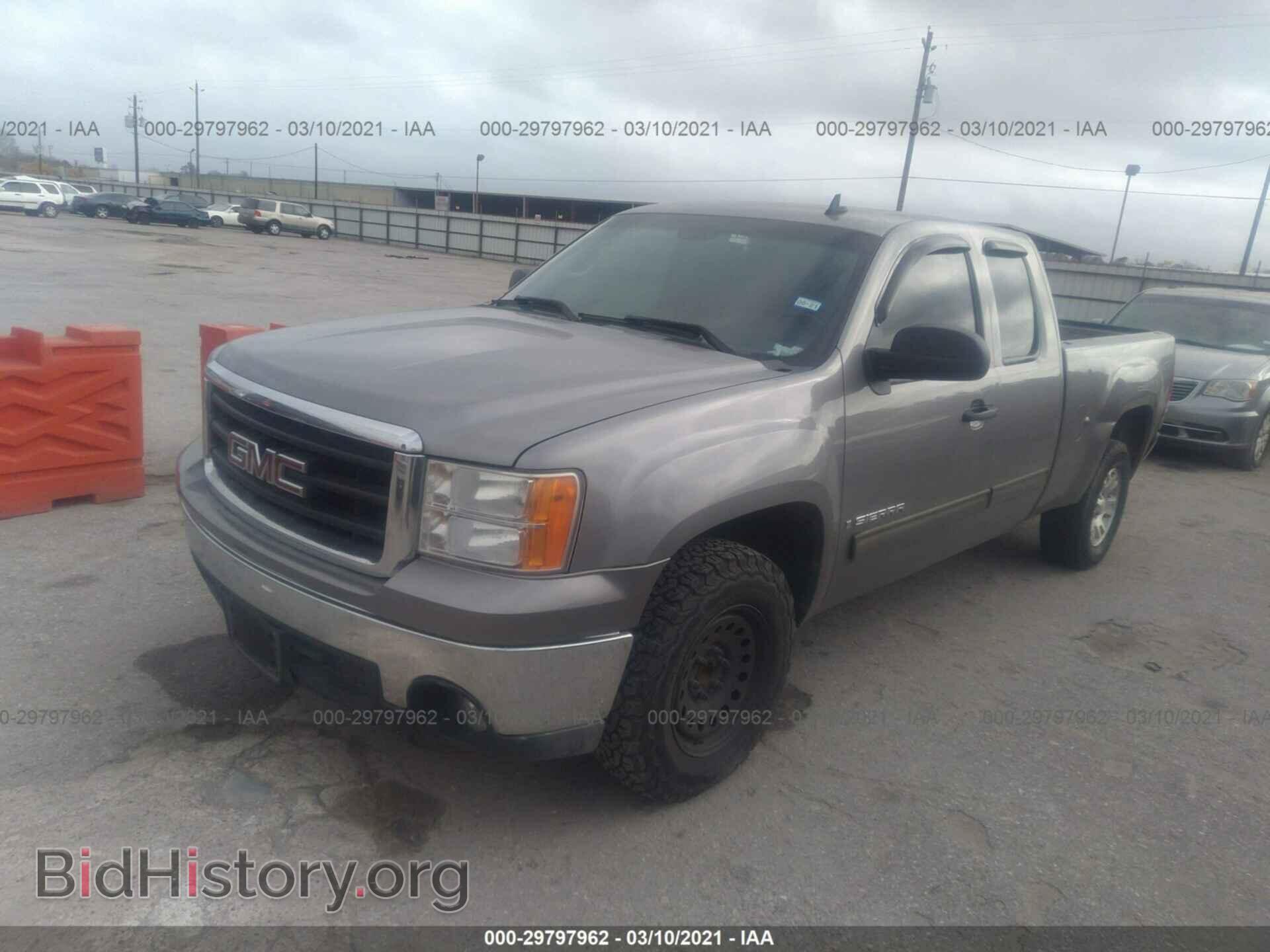 2007 GMC SIERRA 1500 - VIN: 2GTEC19C771731247 - Фото 2