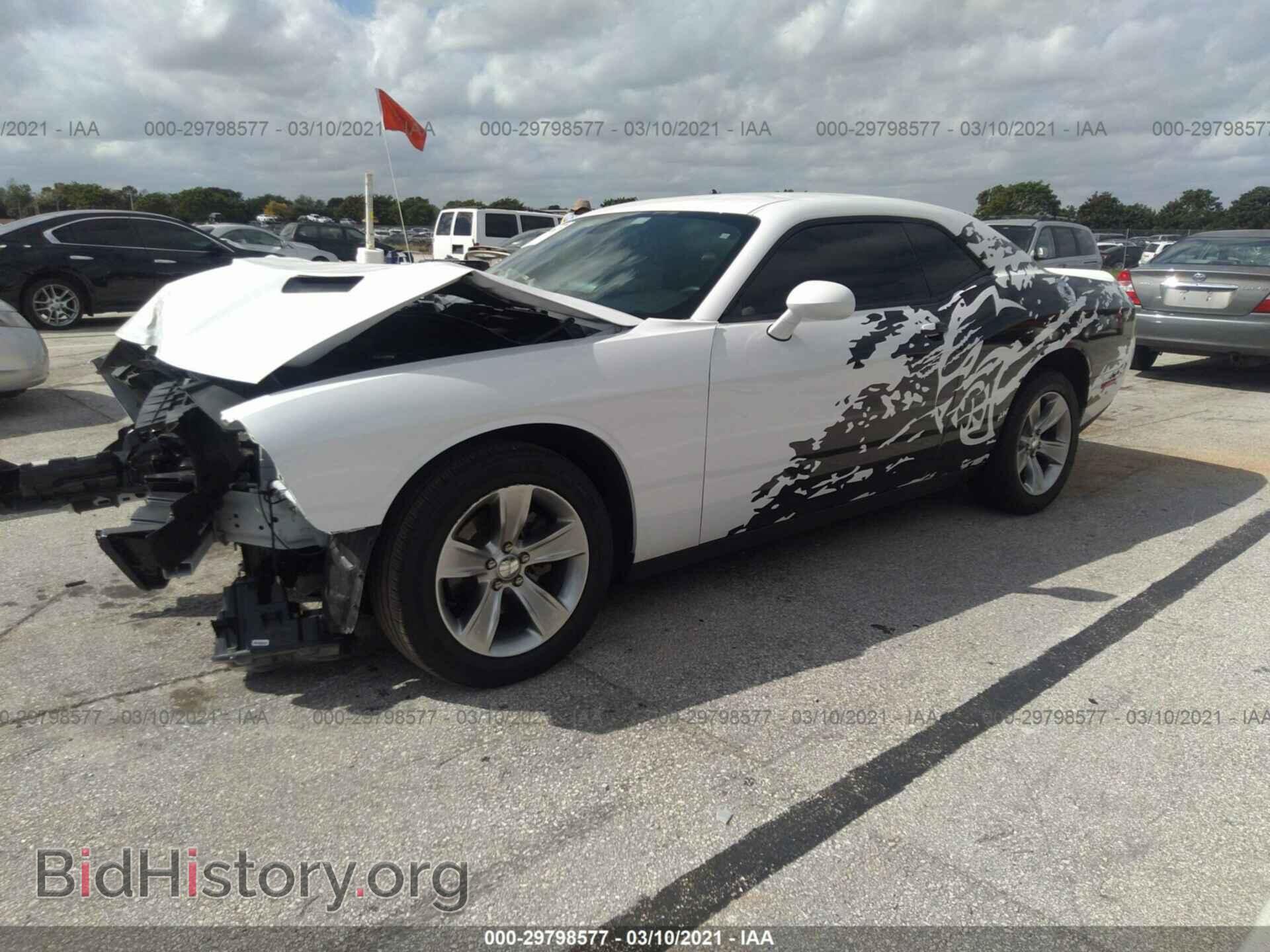 2019 DODGE CHALLENGER - VIN: 2C3CDZAG4KH752417 - Фото 2