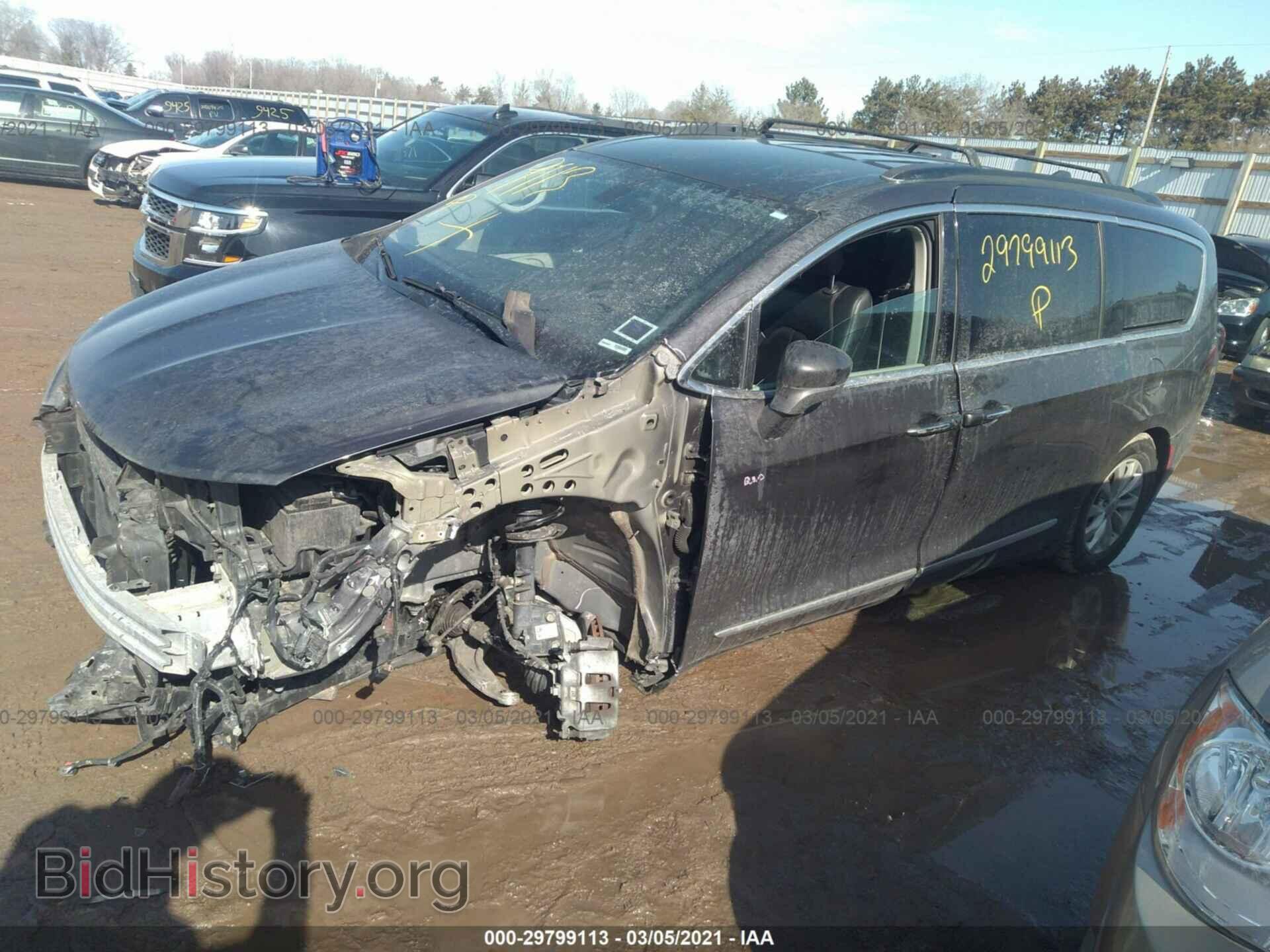 2017 CHRYSLER PACIFICA - VIN: 2C4RC1BG3HR613469 - Photo 2