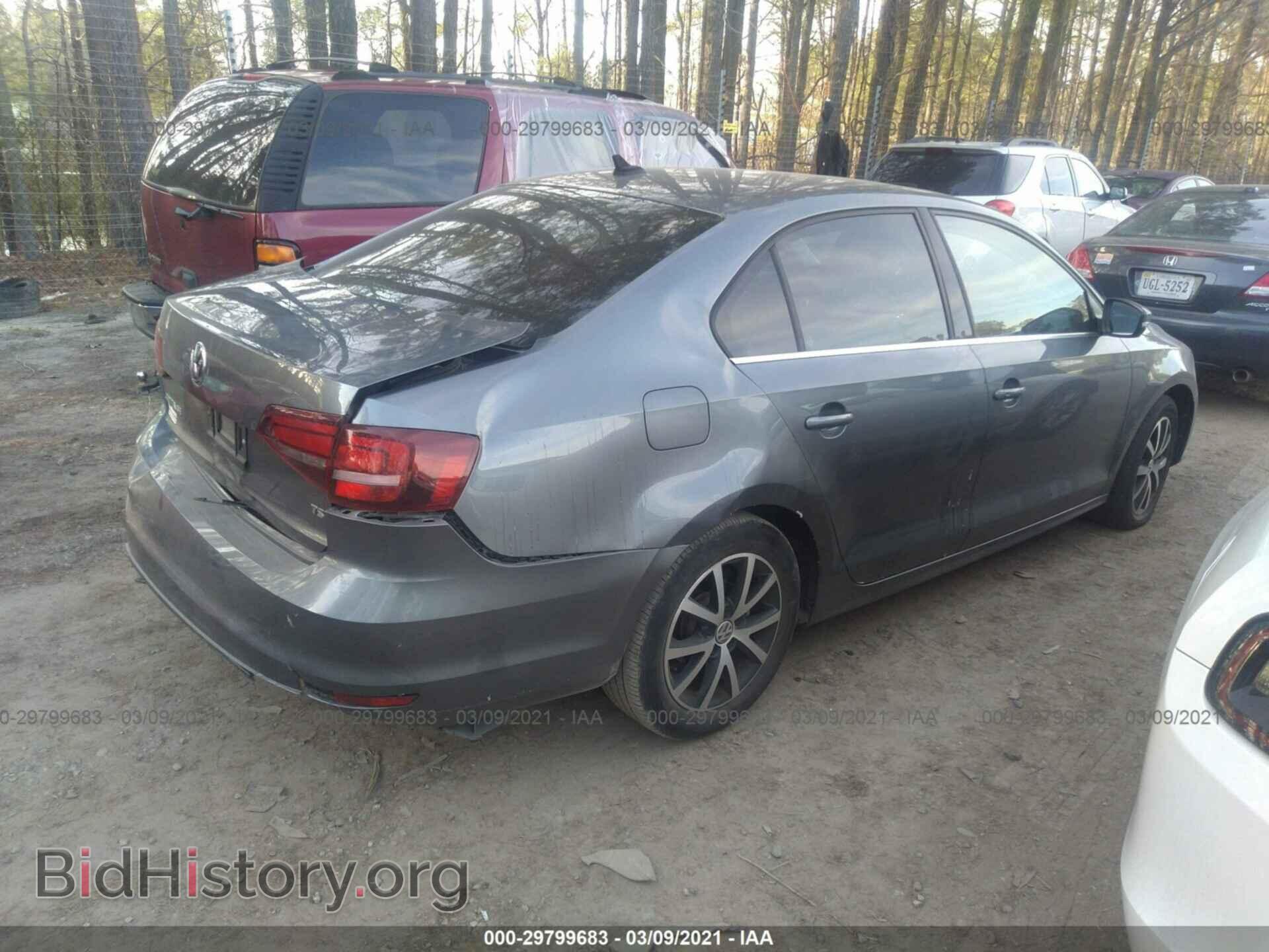 2017 VOLKSWAGEN JETTA - VIN: 3VWDB7AJXHM260133 - Фото 4