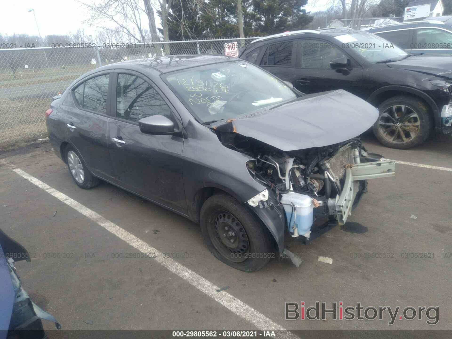 Photo 3N1CN7AP8JL884943 - NISSAN VERSA SEDAN 2018