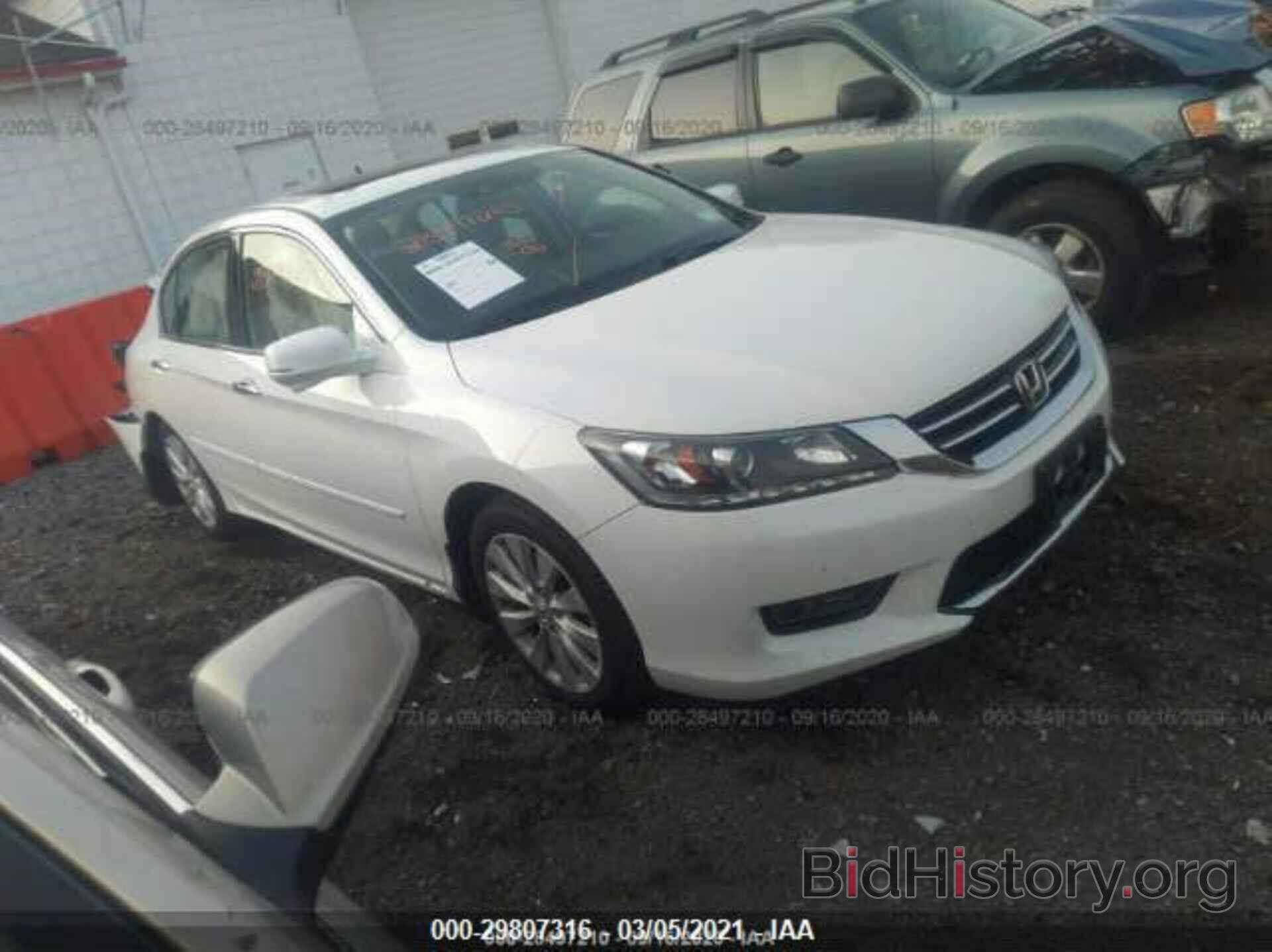 Photo 1HGCR3F88FA003718 - HONDA ACCORD SEDAN 2015