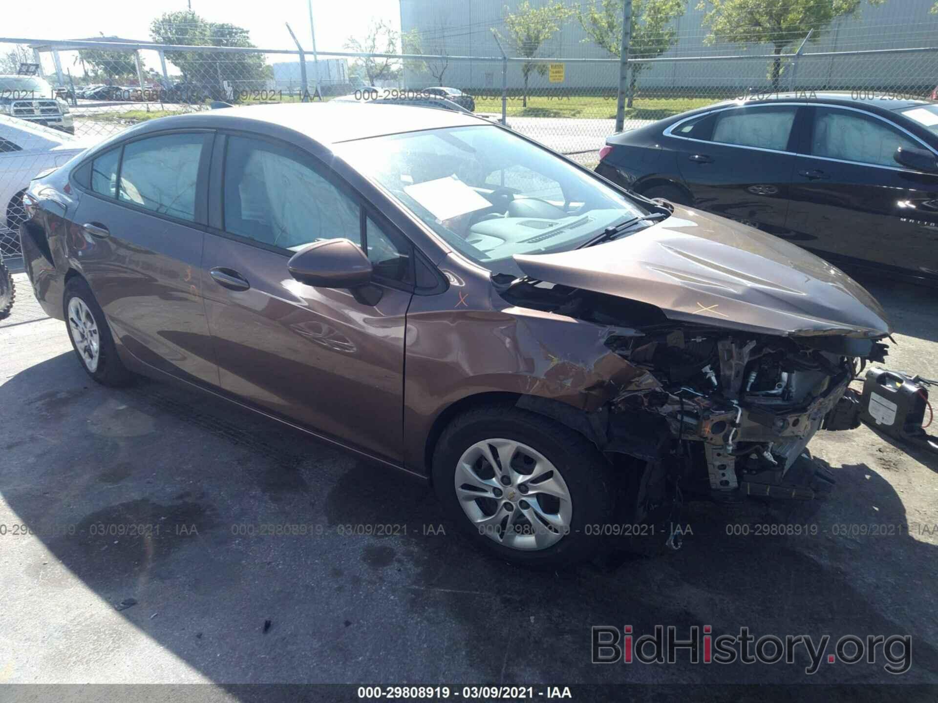 Photo 1G1BC5SM0K7137519 - CHEVROLET CRUZE 2019