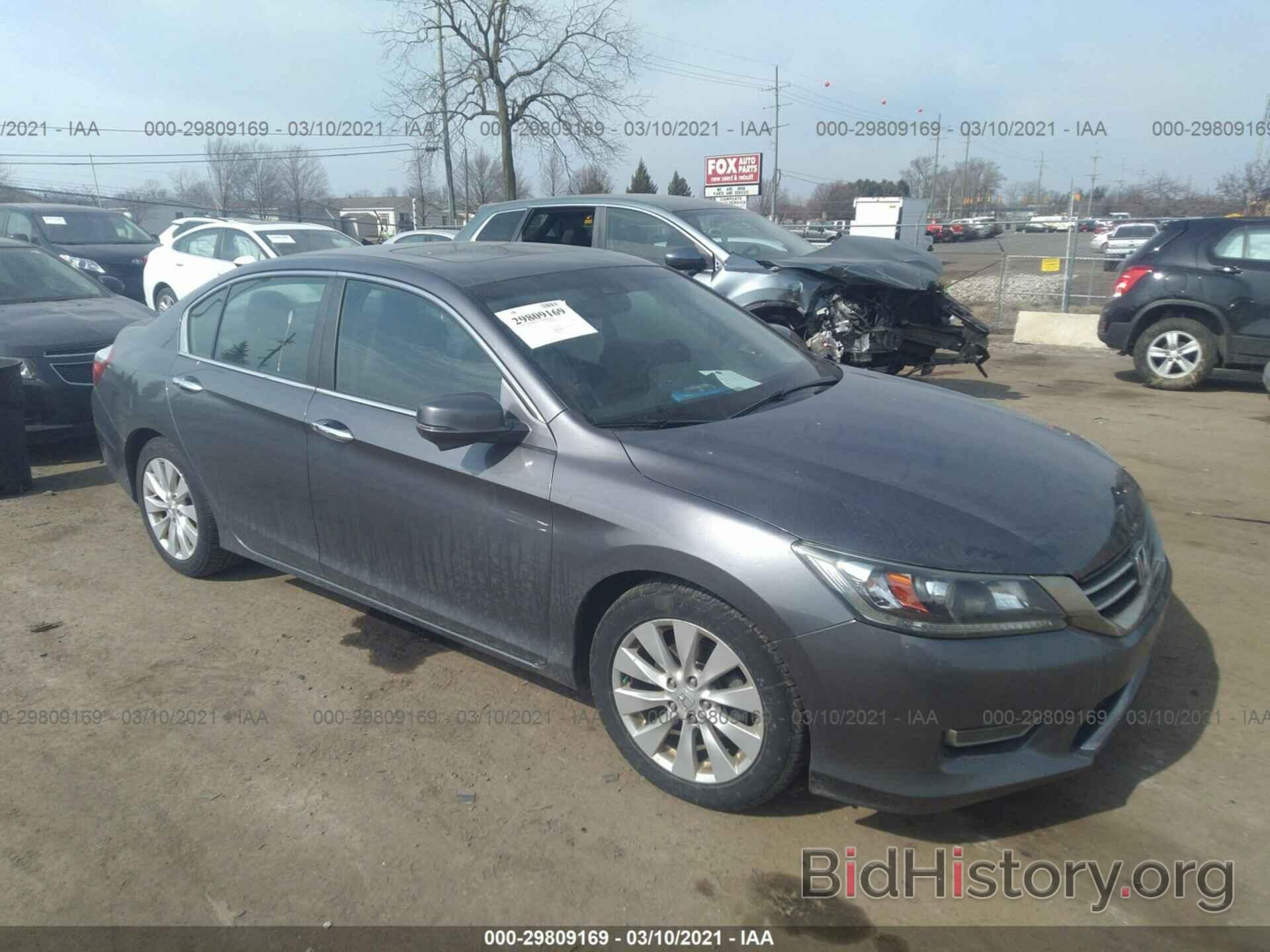 Photo 1HGCR2F85DA026462 - HONDA ACCORD SDN 2013