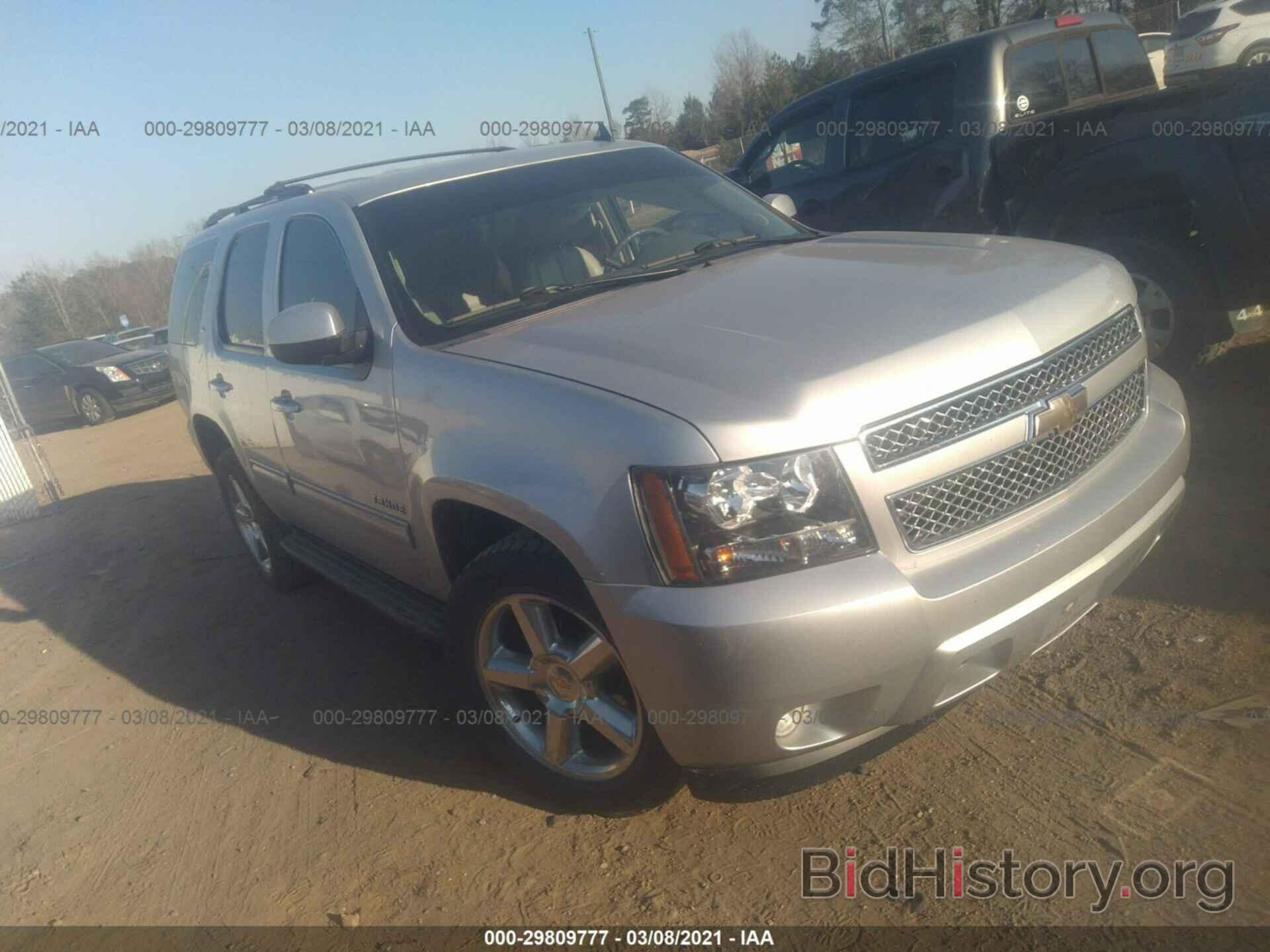 Photo 1GNSCBE06DR373475 - CHEVROLET TAHOE 2013