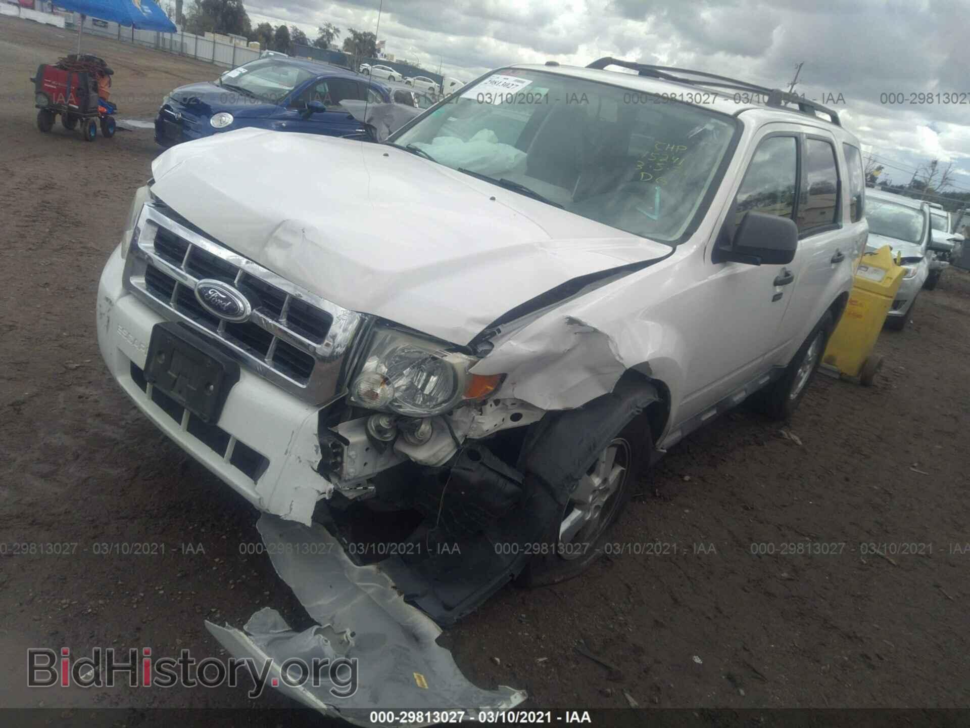 2009 FORD ESCAPE - VIN: 1FMCU03779KB47617 - Фото 2