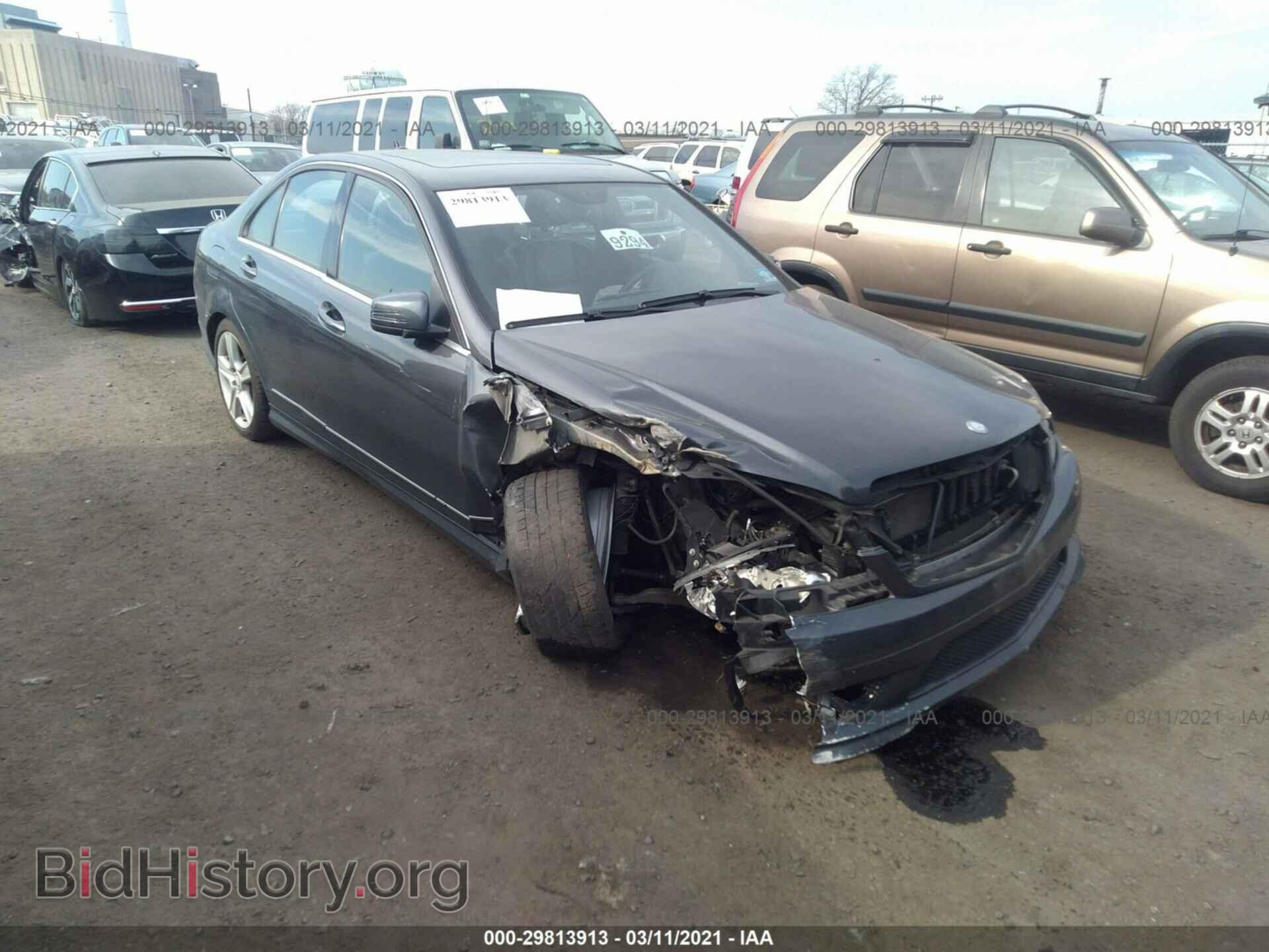 Photo WDDGF8BB5AR124231 - MERCEDES-BENZ C-CLASS 2010