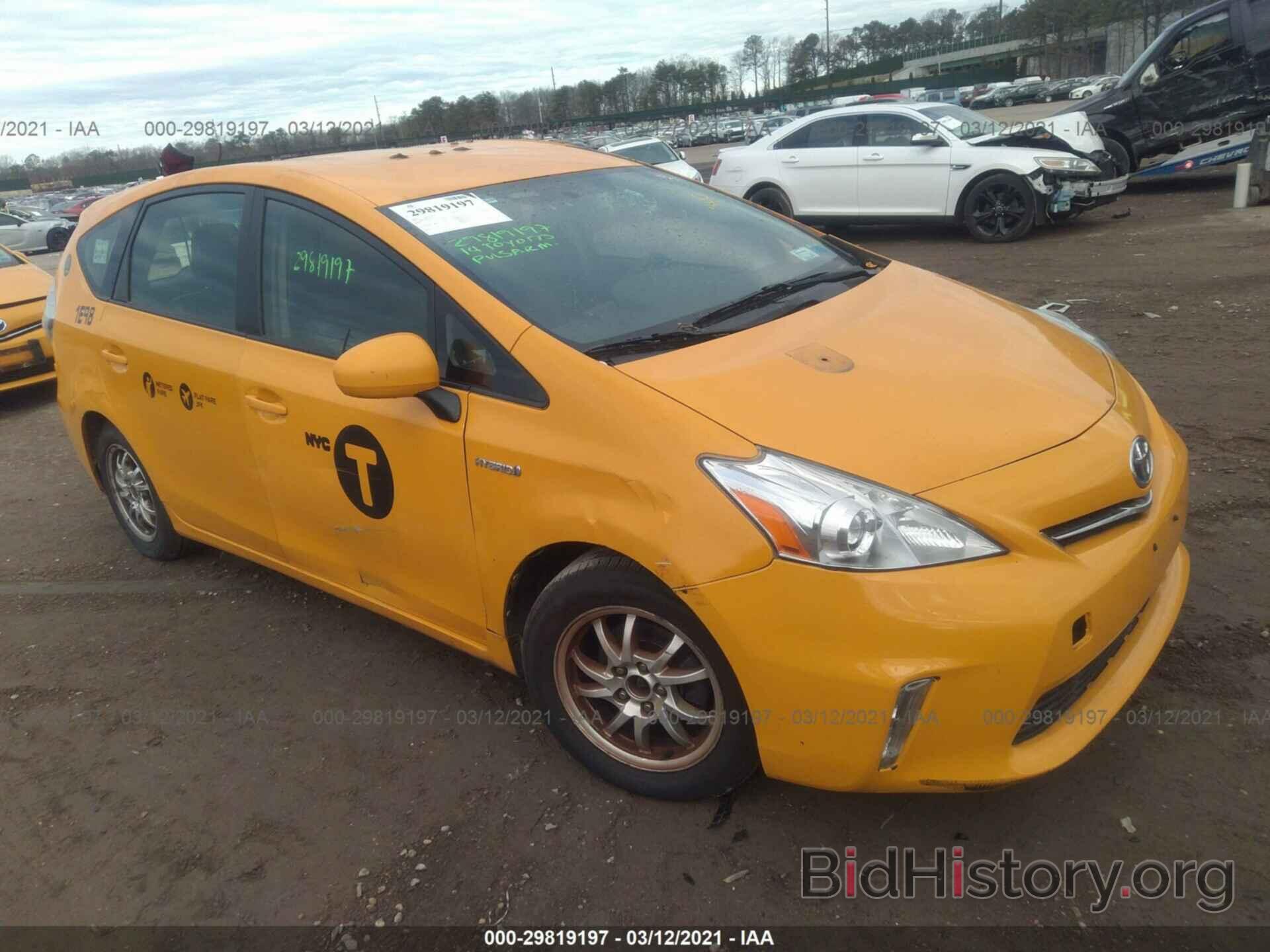 Photo JTDZN3EU2EJ011251 - TOYOTA PRIUS V 2014