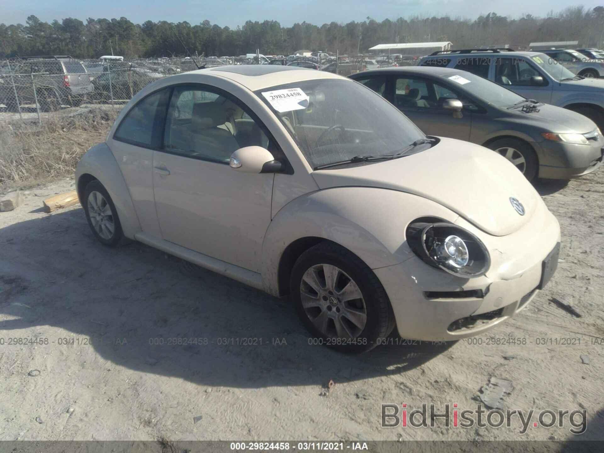 Photo 3VWRW3AG8AM029731 - VOLKSWAGEN NEW BEETLE COUPE 2010