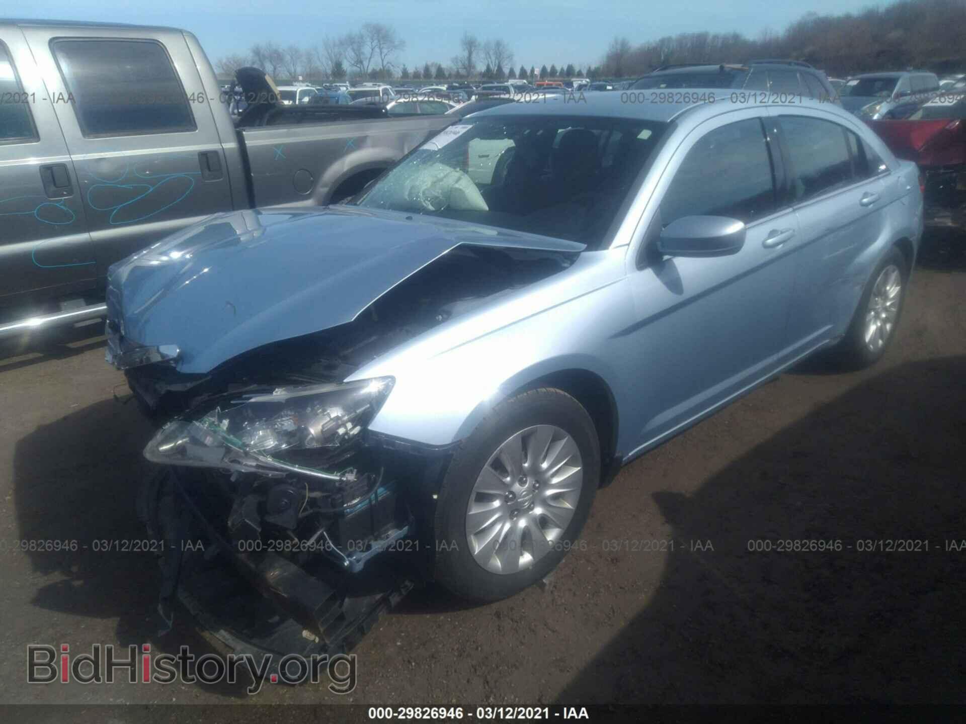 2013 CHRYSLER 200 - VIN: 1C3CCBAB3DN641091 - Фото 2