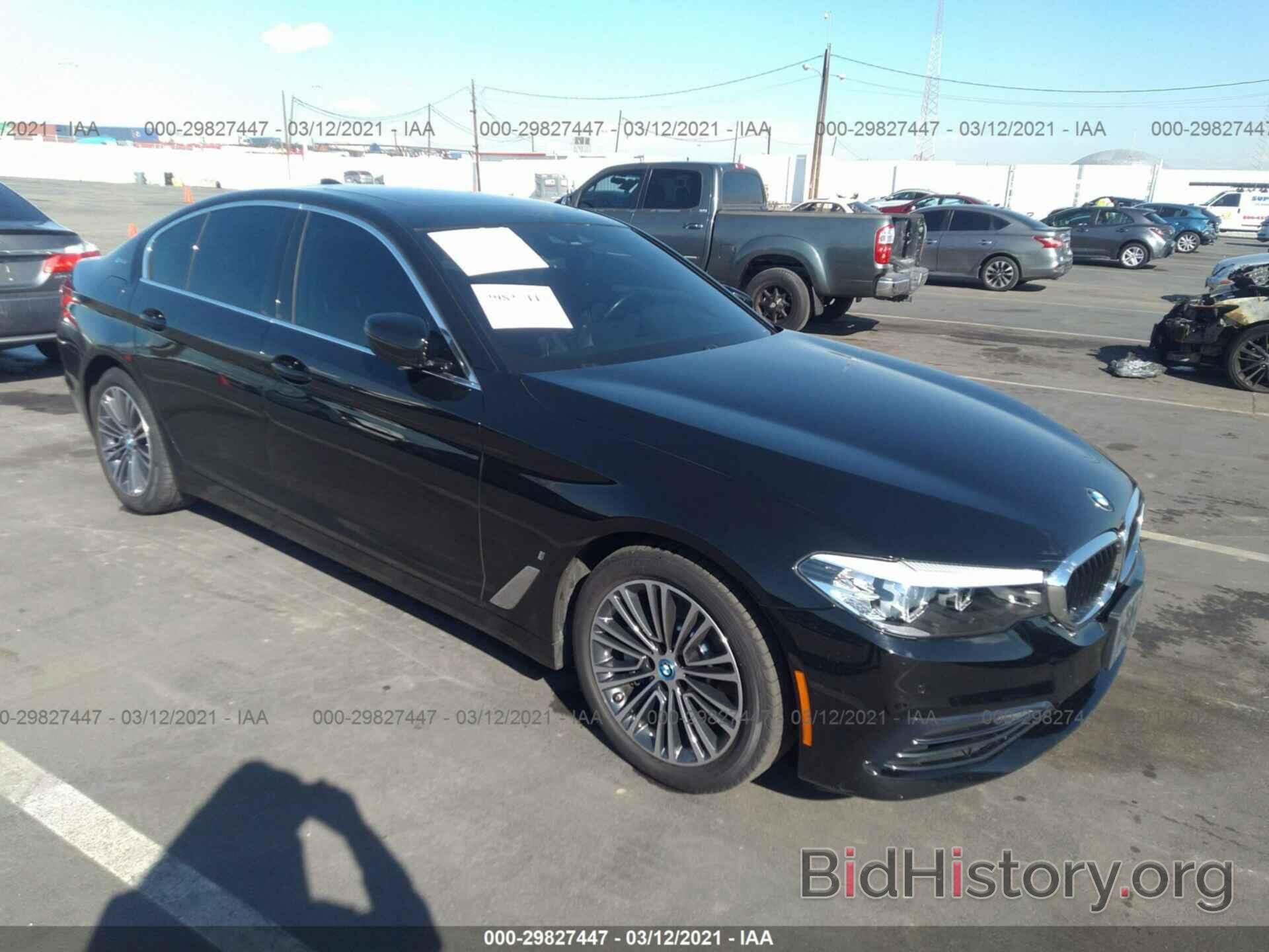 Photo WBAJA9C58KB254640 - BMW 5 SERIES 2019