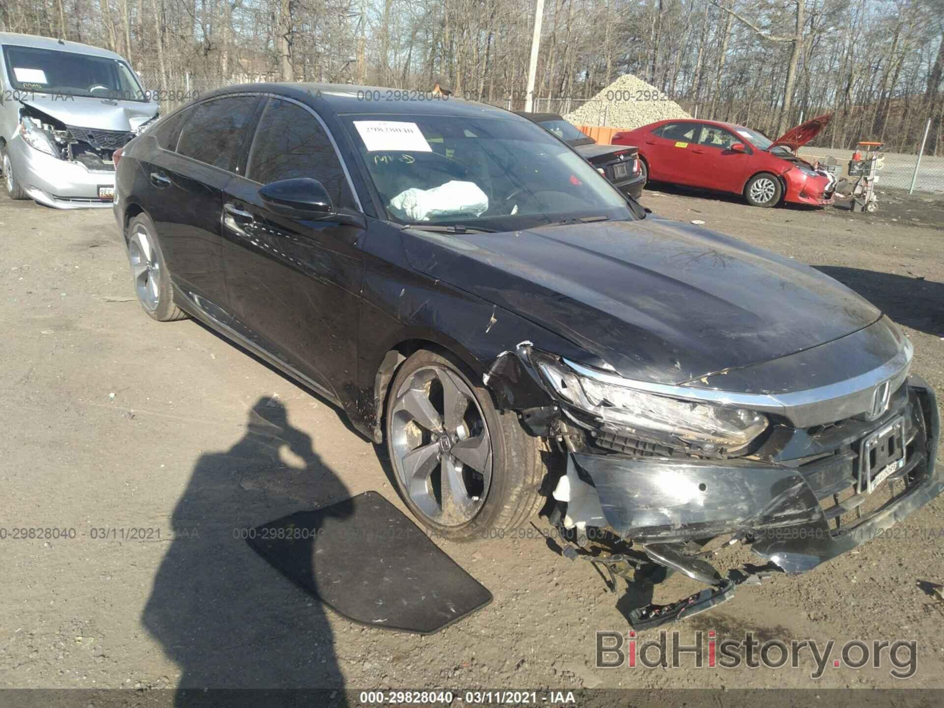 Photo 1HGCV2F9XJA012038 - HONDA ACCORD SEDAN 2018