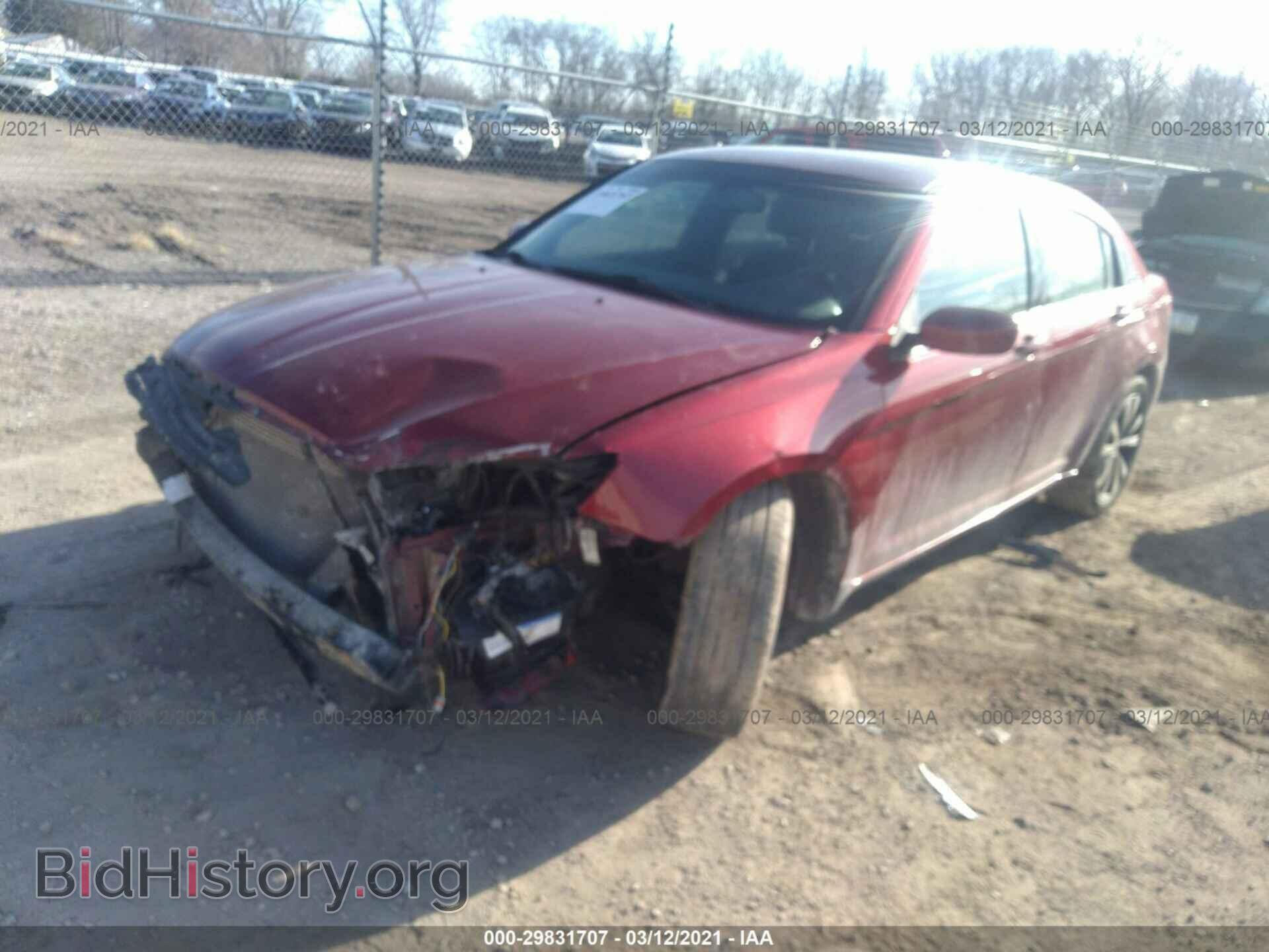 2013 CHRYSLER 200 - VIN: 1C3CCBCG4DN522331 - Фото 2