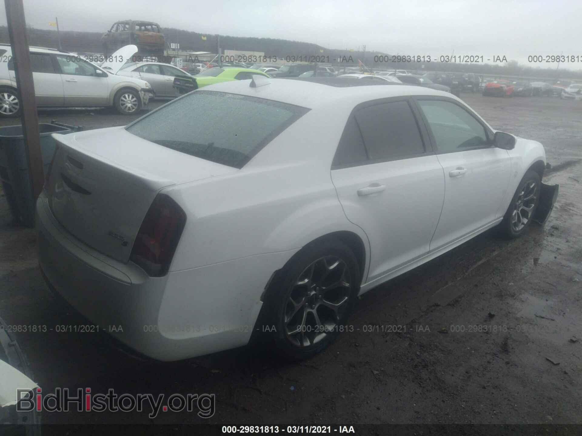 2018 CHRYSLER 300 - VIN: 2C3CCABG4JH245065 - Фото 4