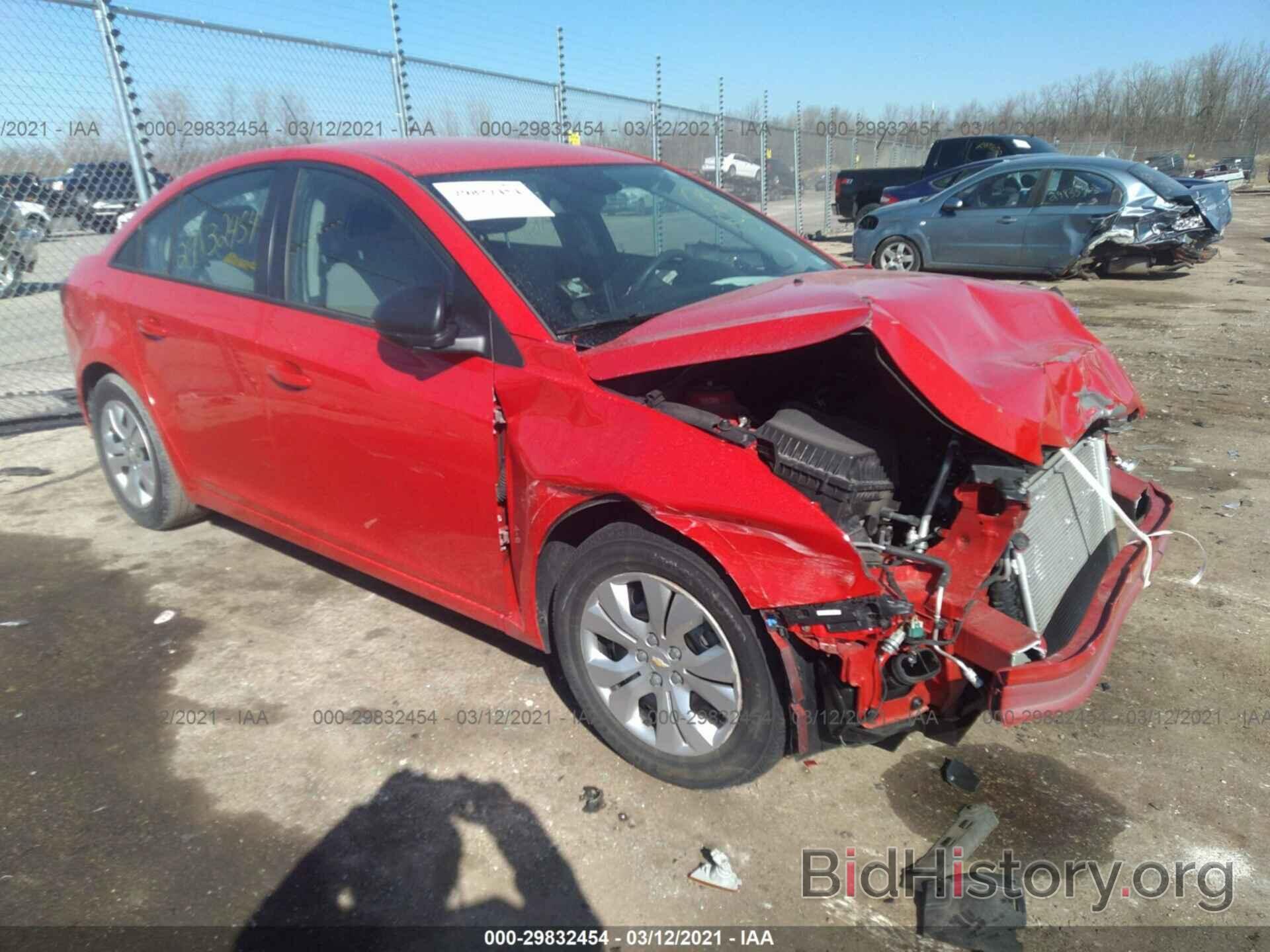 Photo 1G1PA5SH5F7119117 - CHEVROLET CRUZE 2015