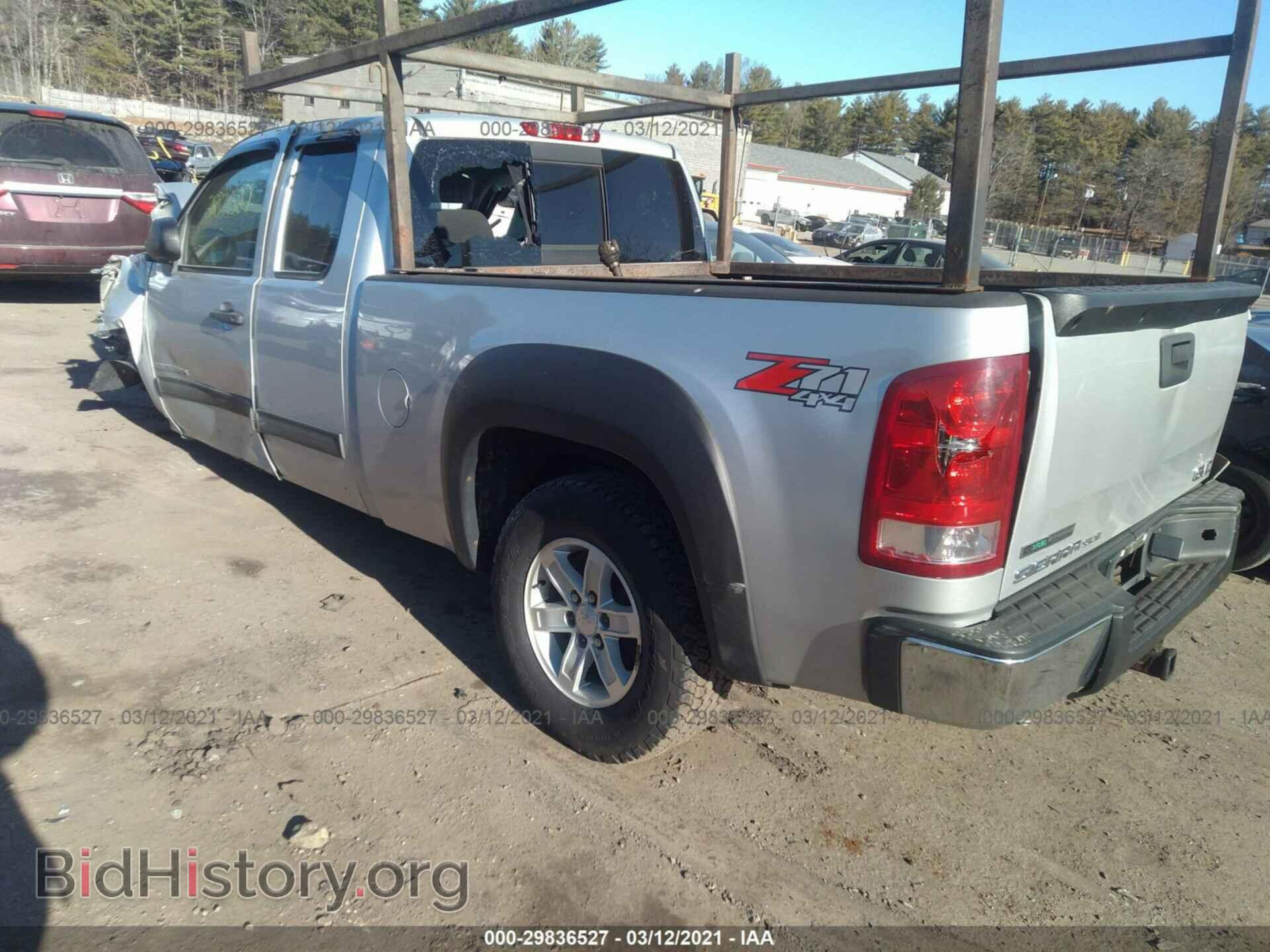 2011 GMC SIERRA 1500 - VIN: 1GTR2VE38BZ228232 - Фото 3