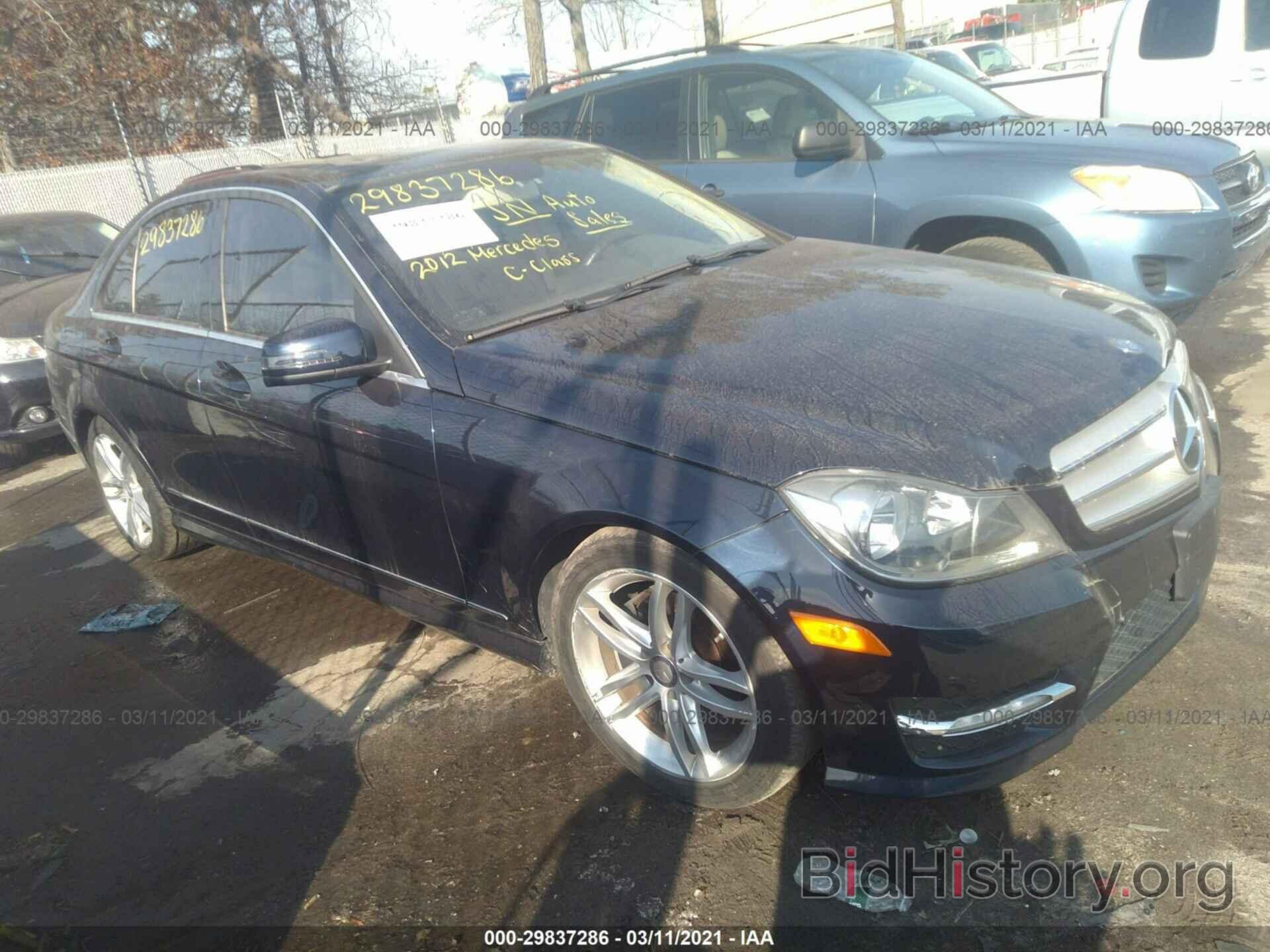 Photo WDDGF8BB6CR225975 - MERCEDES-BENZ C-CLASS 2012