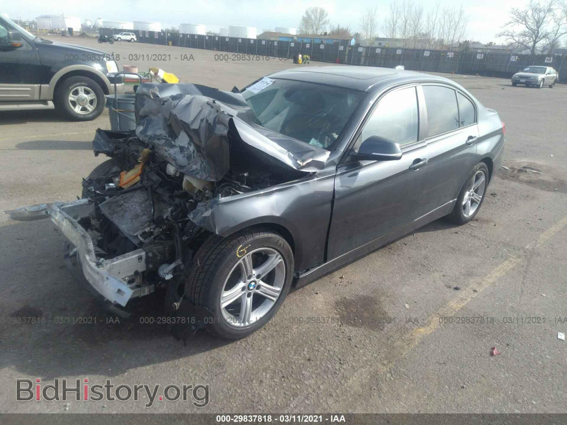 2013 BMW 3 SERIES - VIN: WBA3A5C57DF358971 - Фото 2