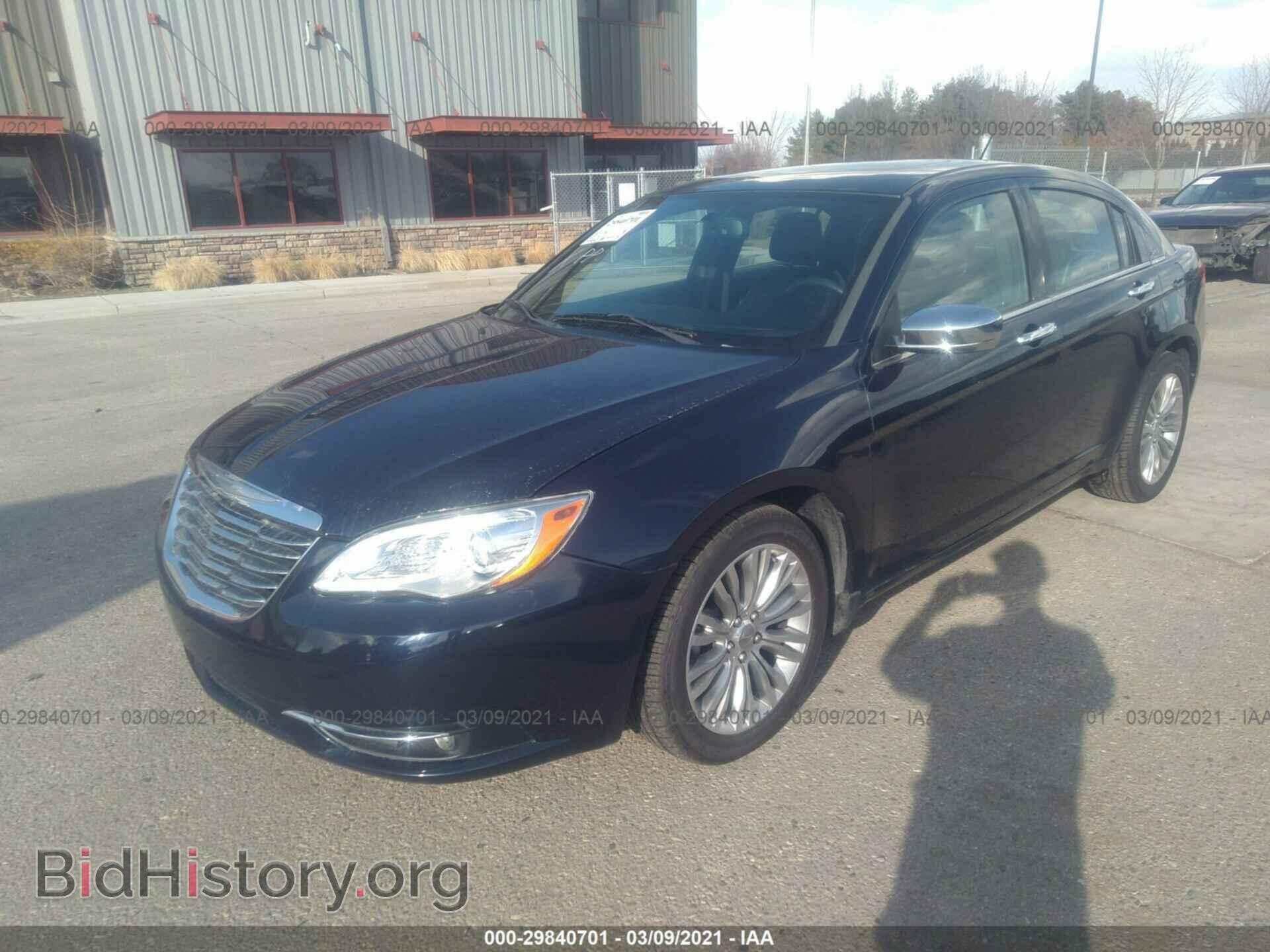 2013 CHRYSLER 200 - VIN: 1C3CCBCG4DN547049 - Фото 2