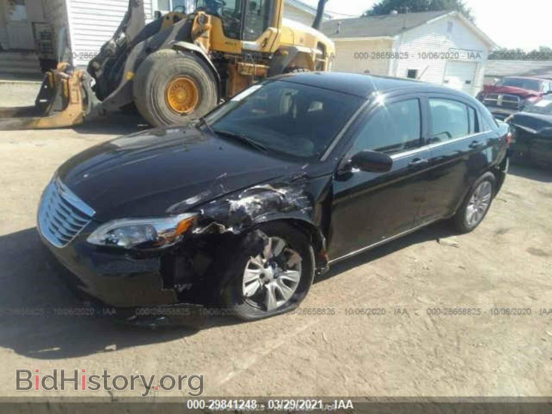 2012 CHRYSLER 200 - VIN: 1C3CCBAB2CN272206 - Фото 2