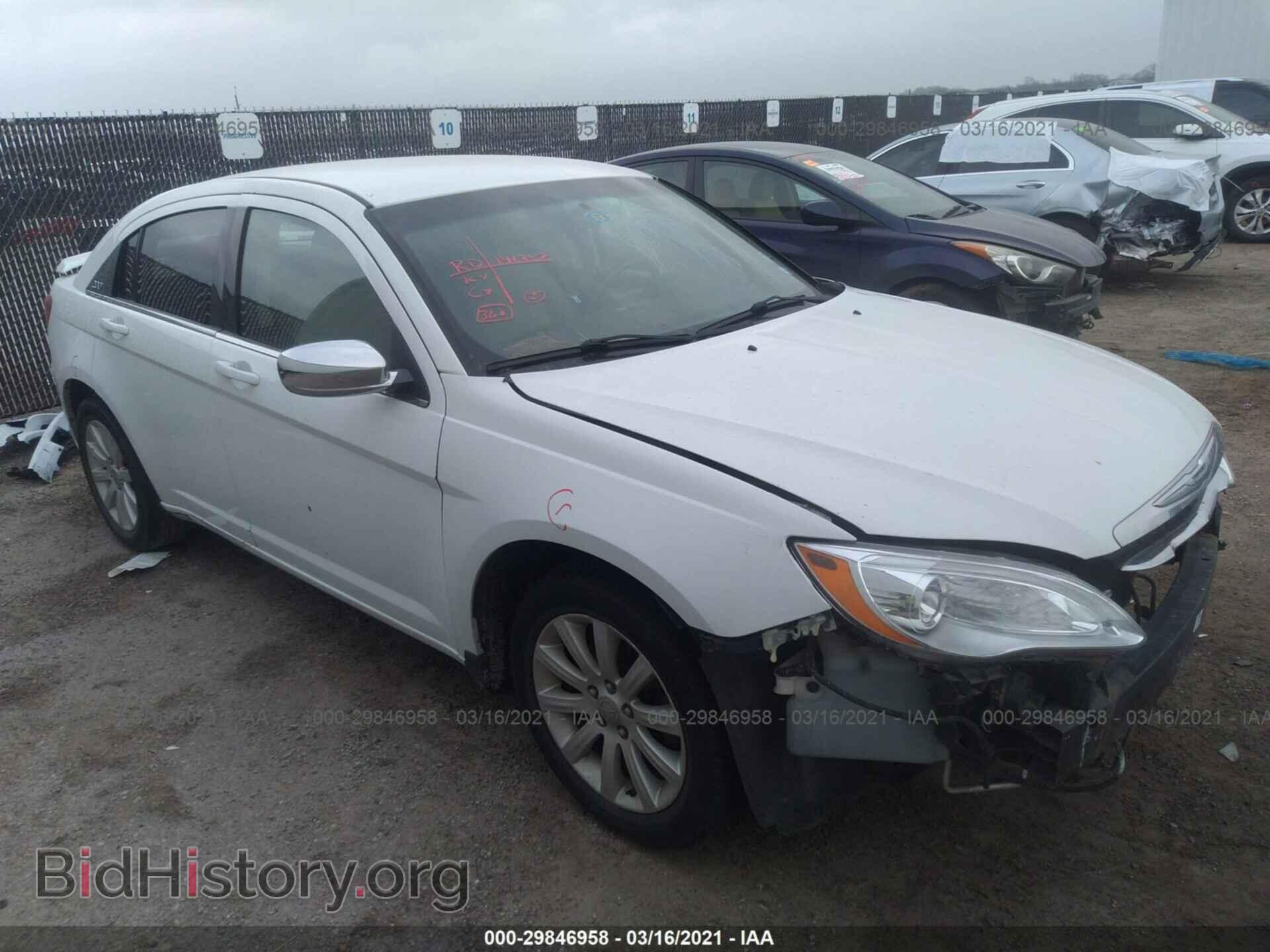 Photo 1C3BC1FB3BN619779 - CHRYSLER 200 2011