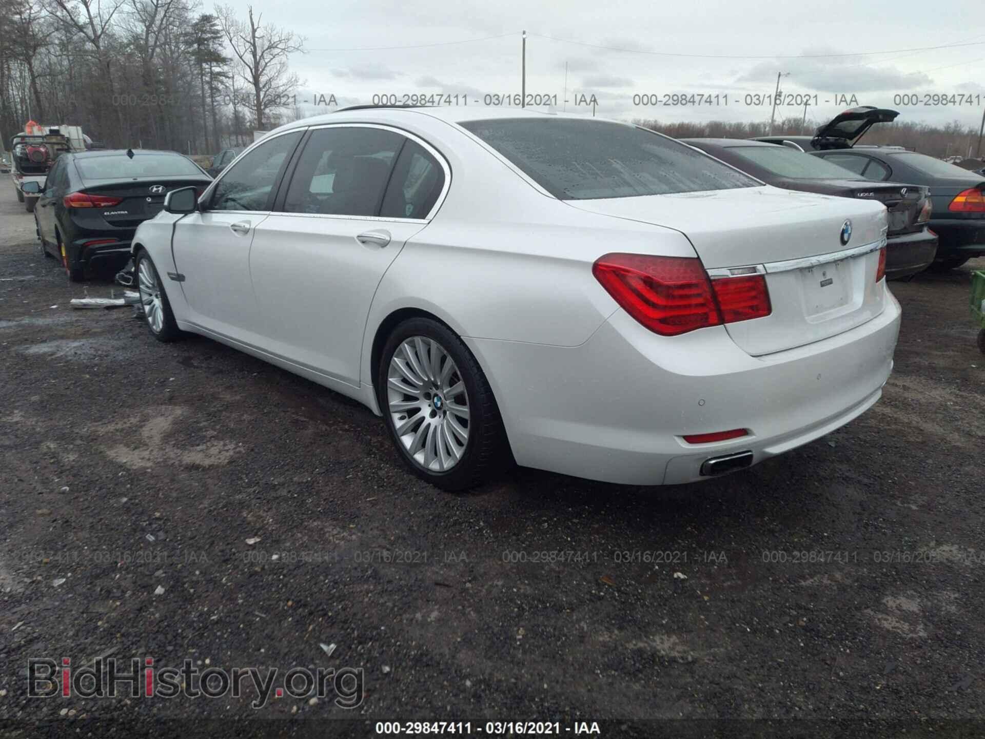 2012 BMW 7 SERIES - VIN: WBAKB8C59CDW84775 - Фото 3