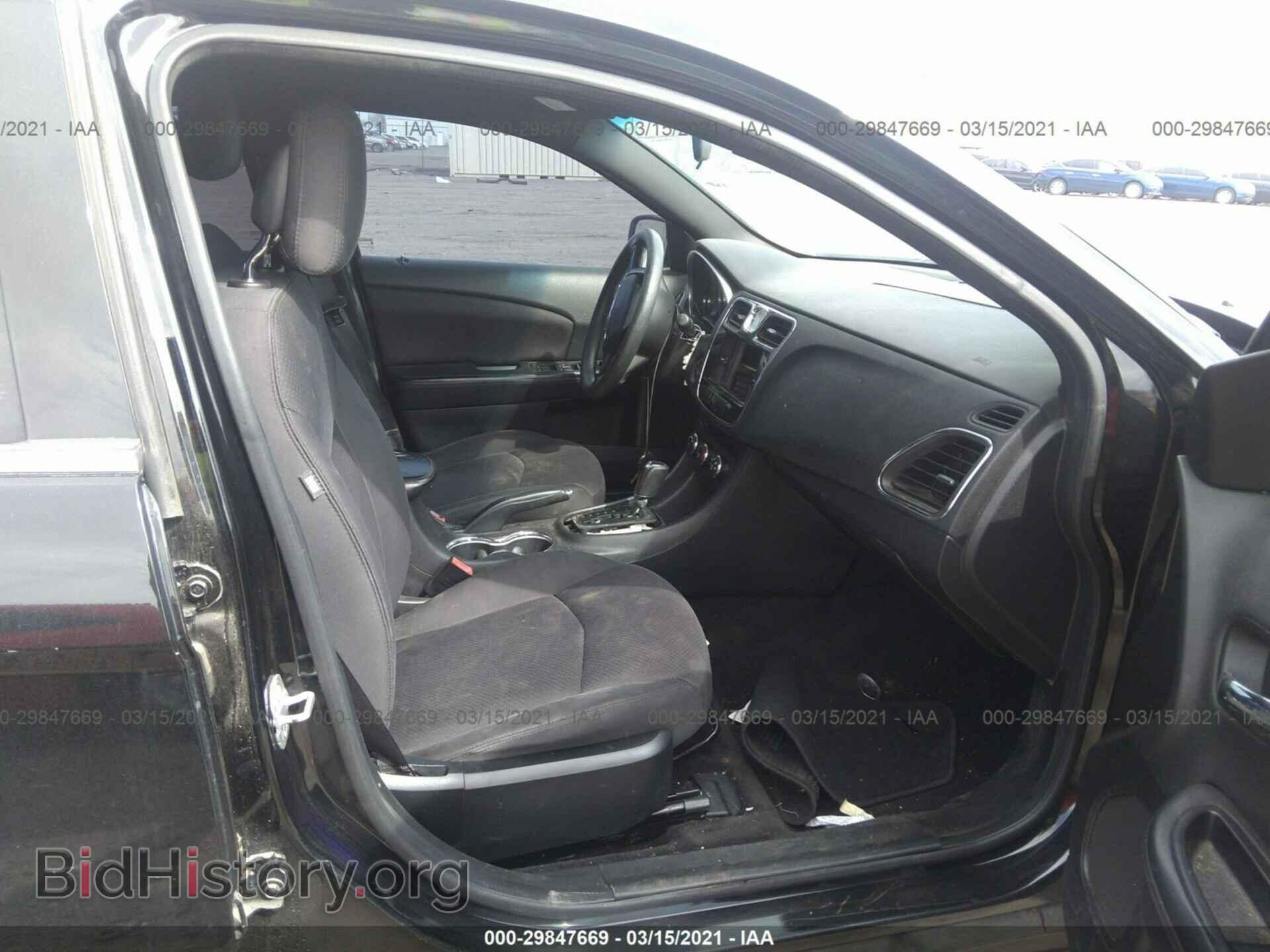 2014 CHRYSLER 200 - VIN: 1C3CCBAB2EN210663 - Photo 5
