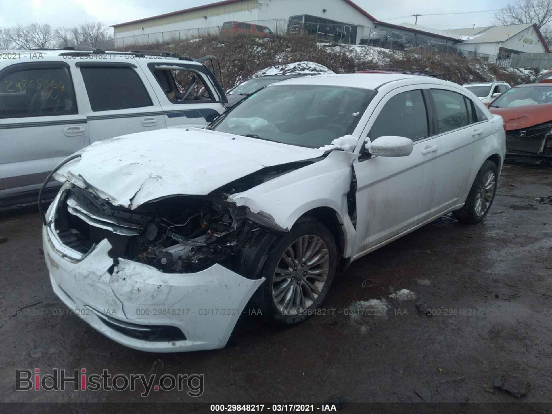 2012 CHRYSLER 200 - VIN: 1C3CCBAB1CN256997 - Photo 2
