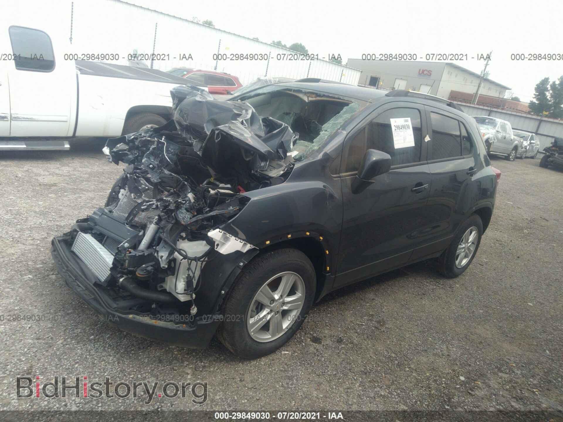2021 CHEVROLET TRAX - VIN: KL7CJLSBXMB325885 - Photo 2