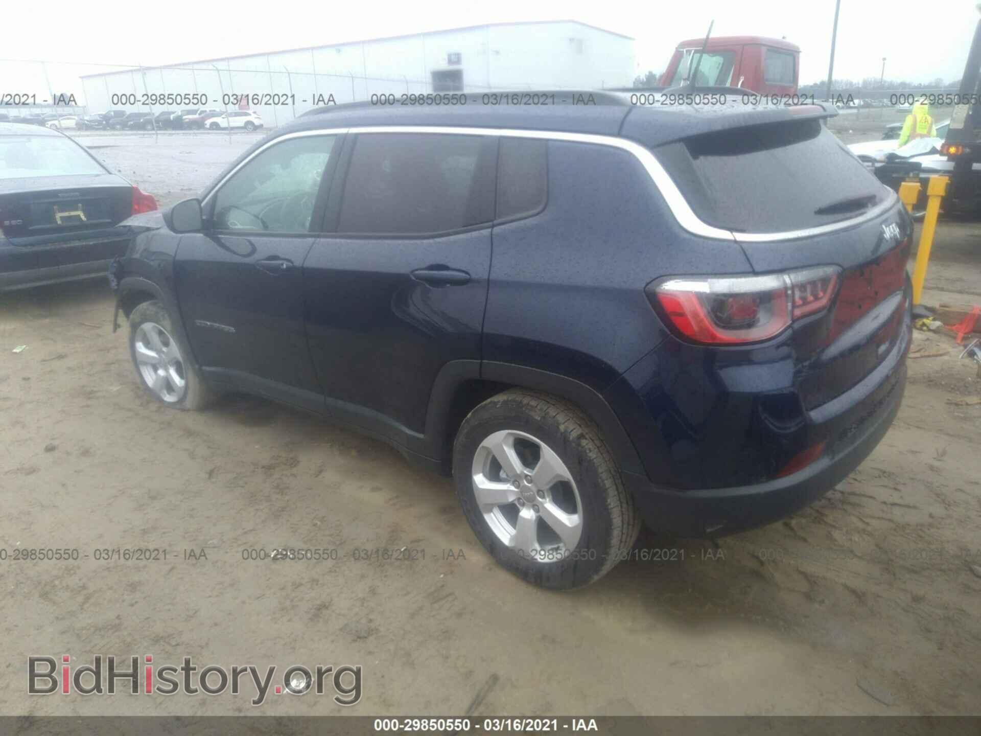 2018 JEEP COMPASS - VIN: 3C4NJCBB1JT233294 - Фото 3