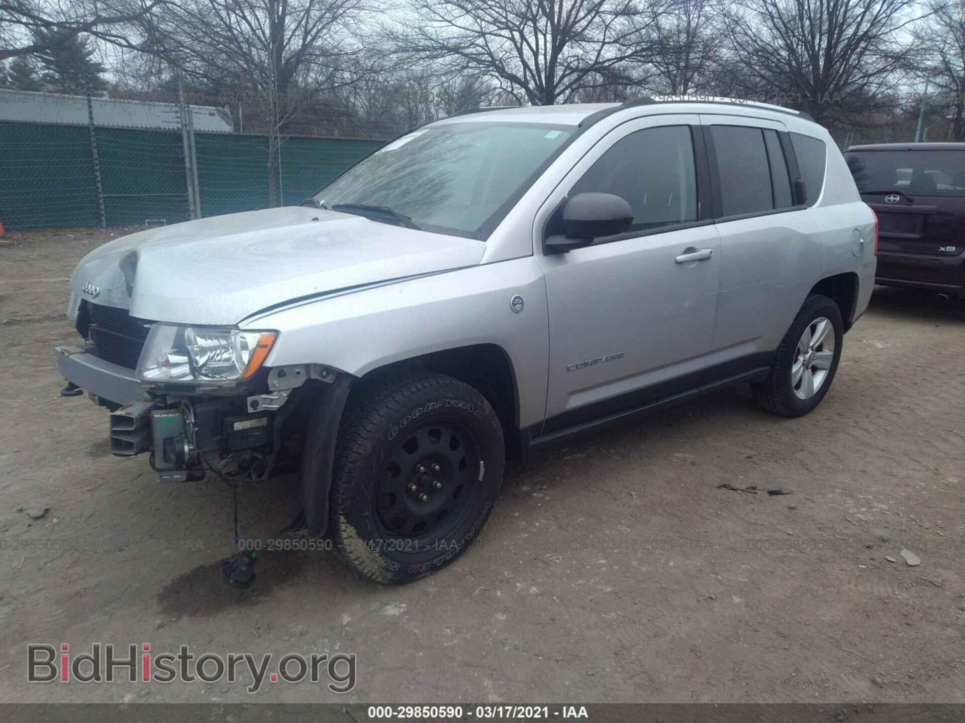 2012 JEEP COMPASS - VIN: 1C4NJDBB9CD666277 - Photo 2