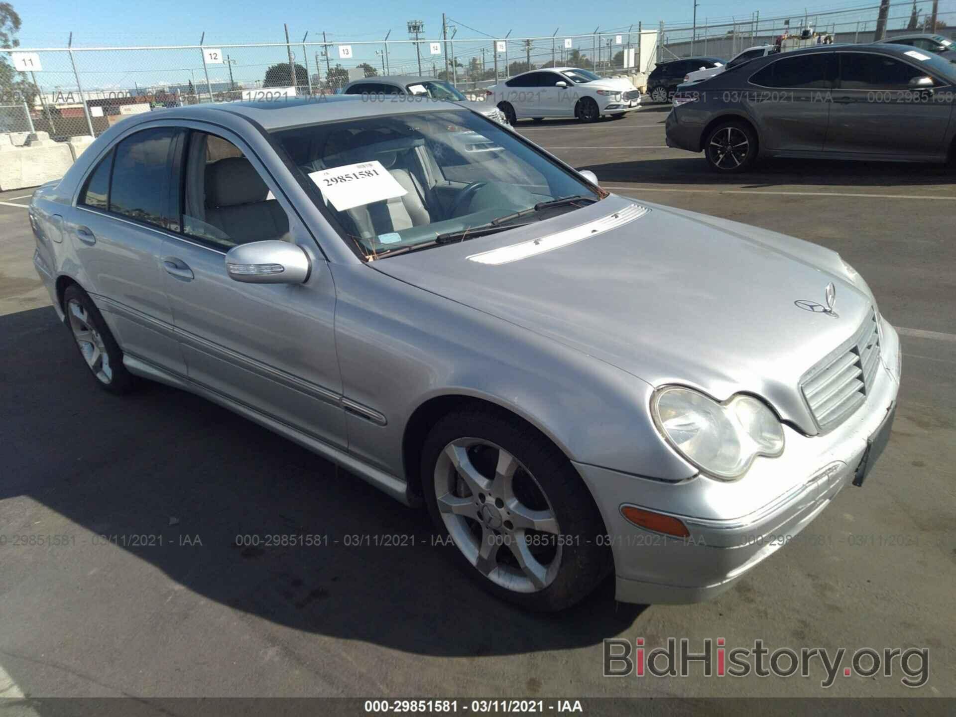 Photo WDBRF52H07A955597 - MERCEDES-BENZ C-CLASS 2007