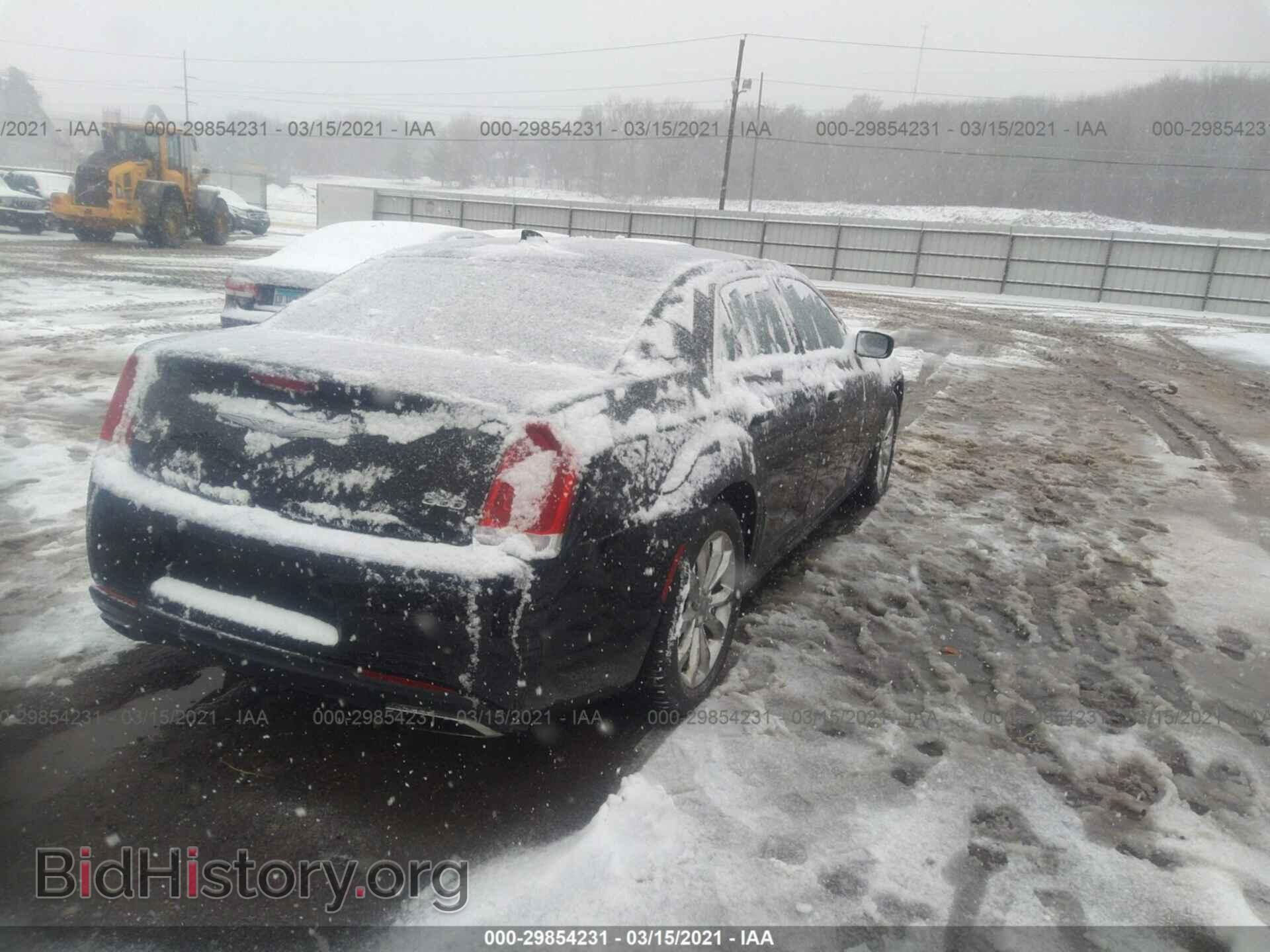 2016 CHRYSLER 300 - VIN: 2C3CCARG7GH190898 - Photo 4