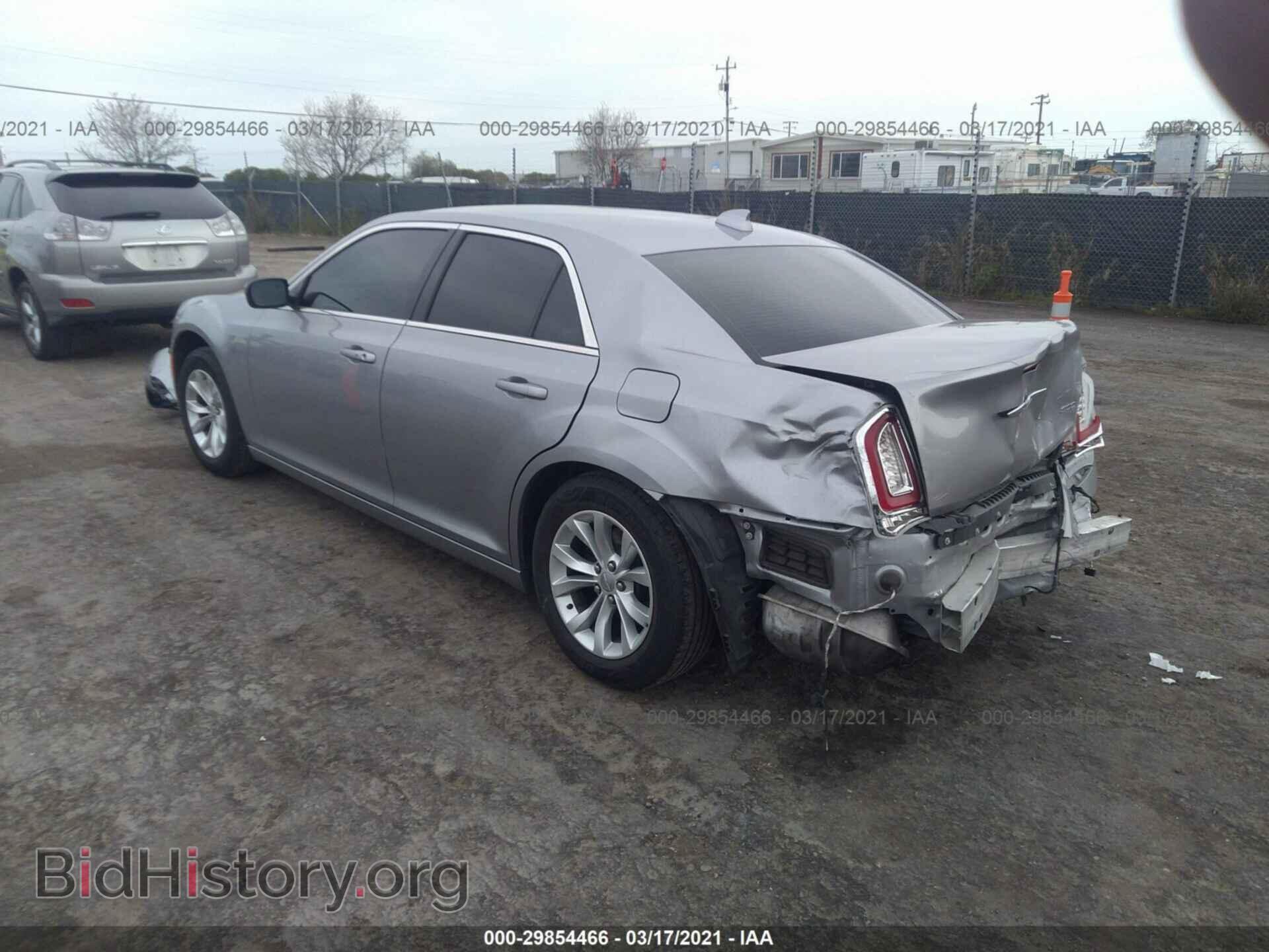 2016 CHRYSLER 300 - VIN: 2C3CCAAG8GH268536 - Фото 3